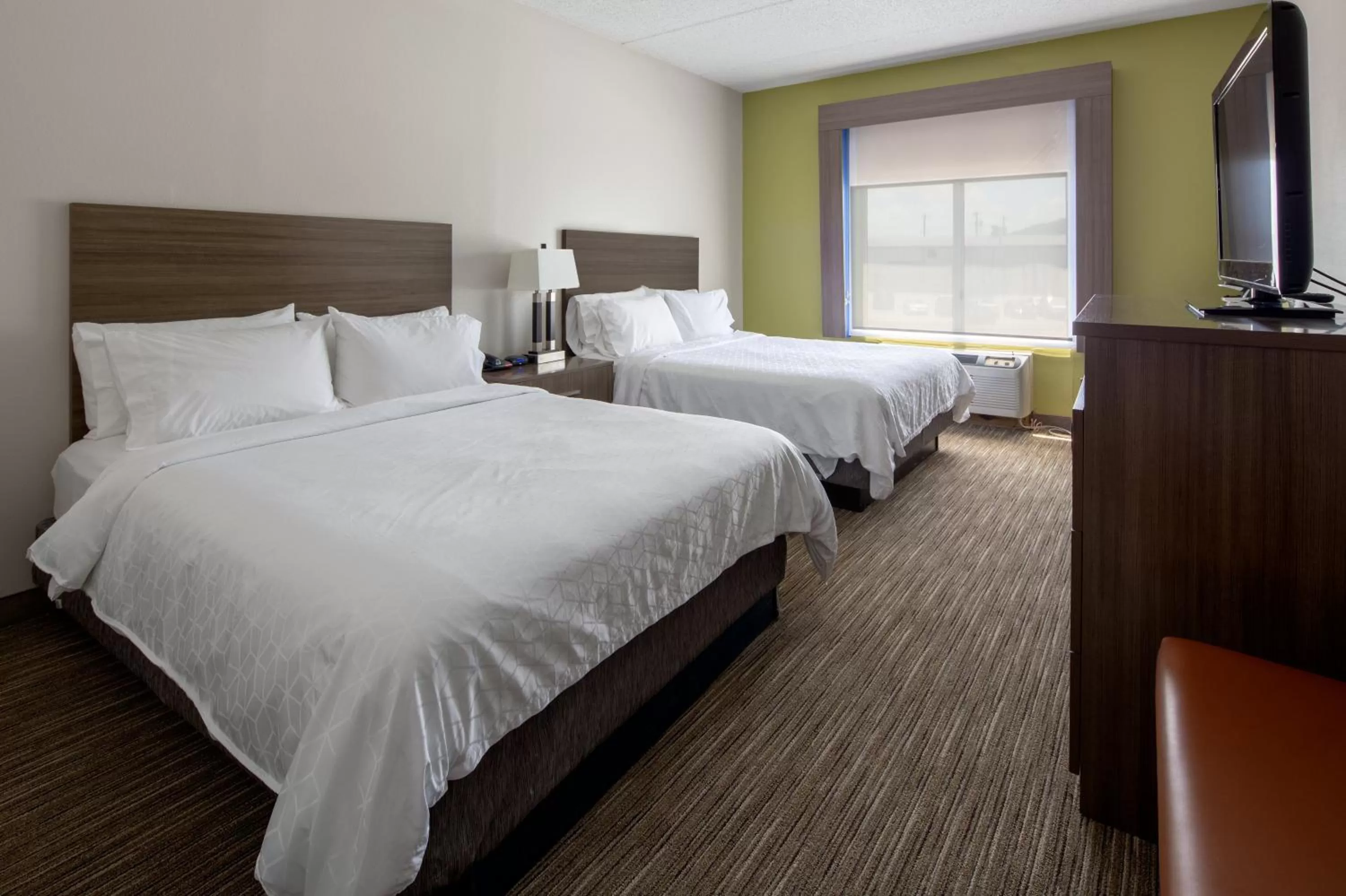 Queen Room with Two Queen Beds in Holiday Inn Express Hotel & Suites Chattanooga-Lookout Mountain, an IHG Hotel