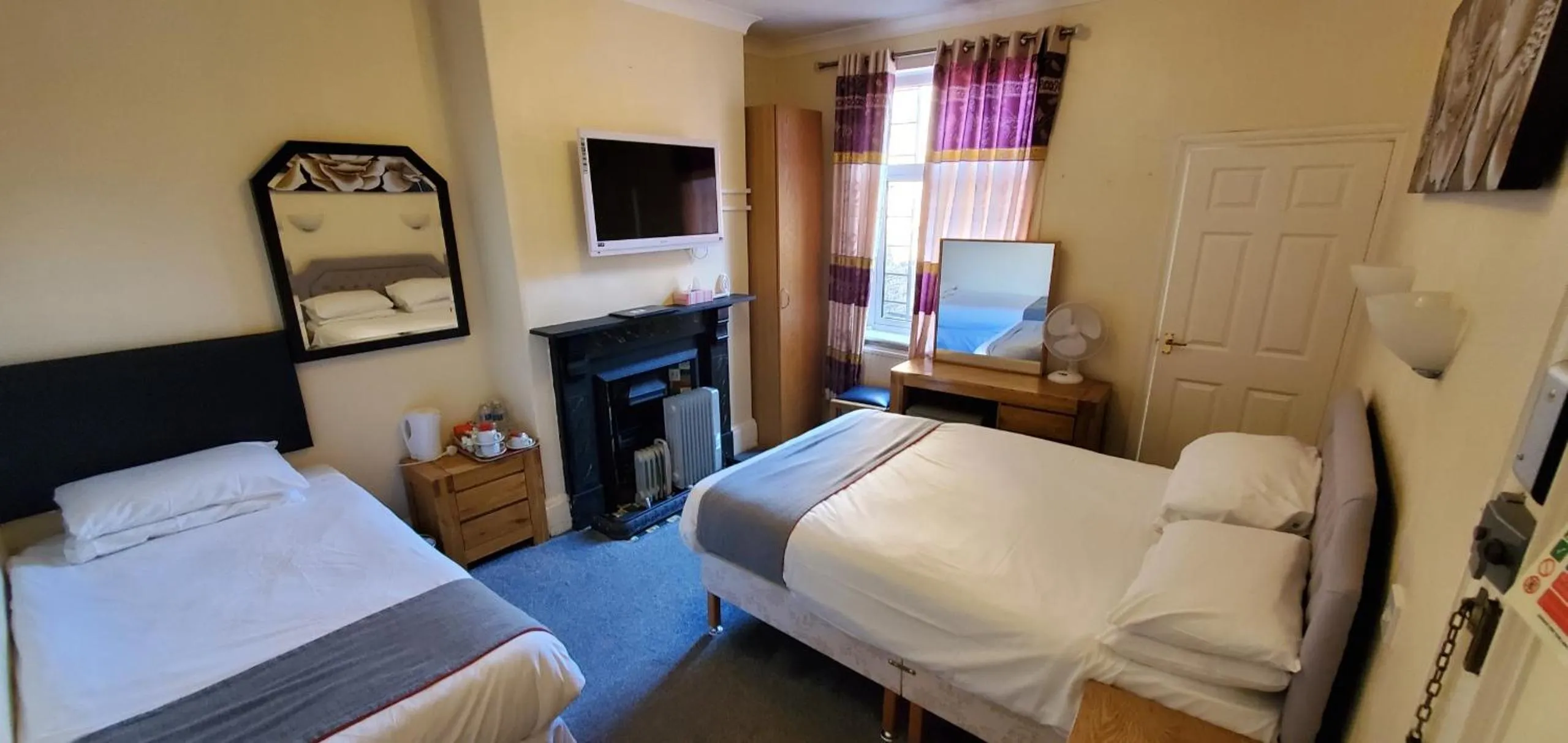 Standard Triple Room in Diamonds Guest House