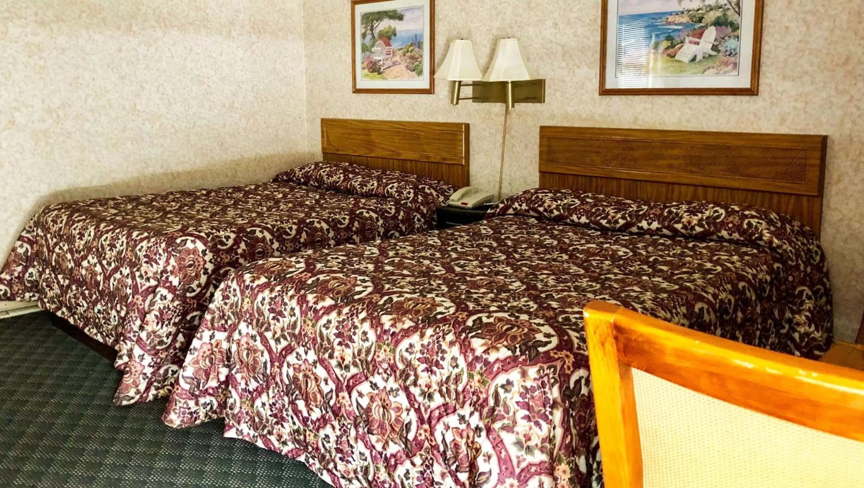 Double Room with Extra Bed in Pleasant Valley Motel West Stockbridge