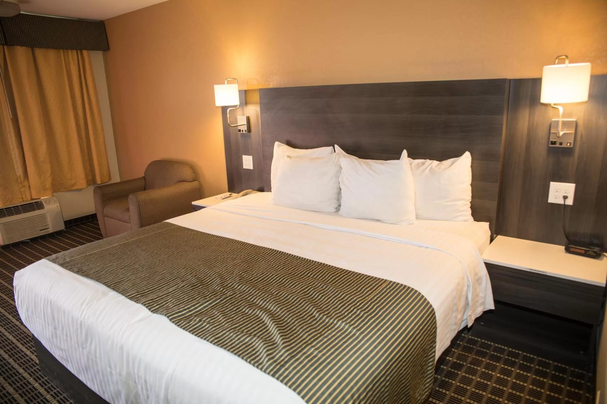 King Room, Disability Access, Non-Smoking in Ramada by Wyndham Flagstaff East