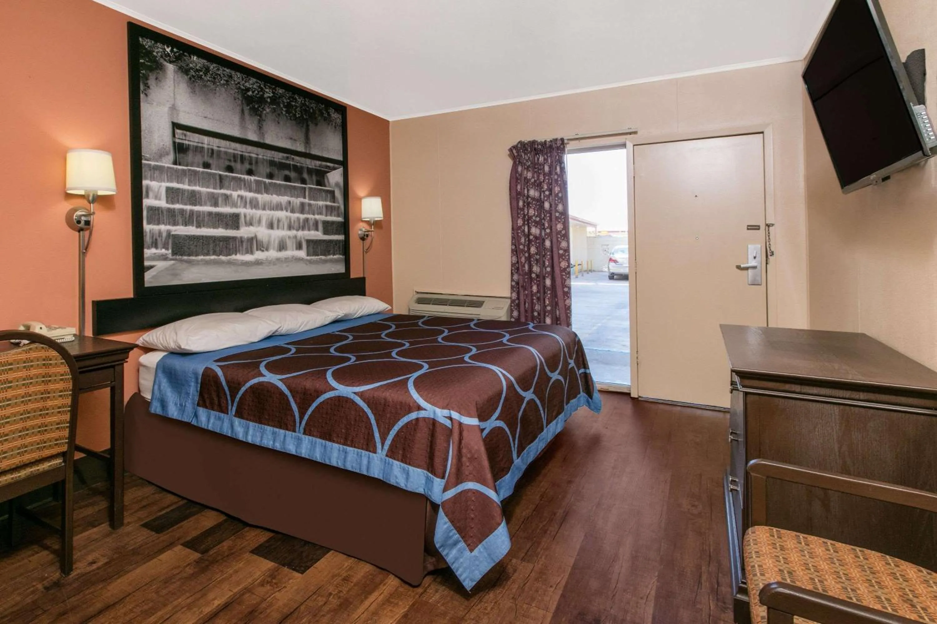 King Room - Non-Smoking in Super 8 by Wyndham Lubbock Civic Center North