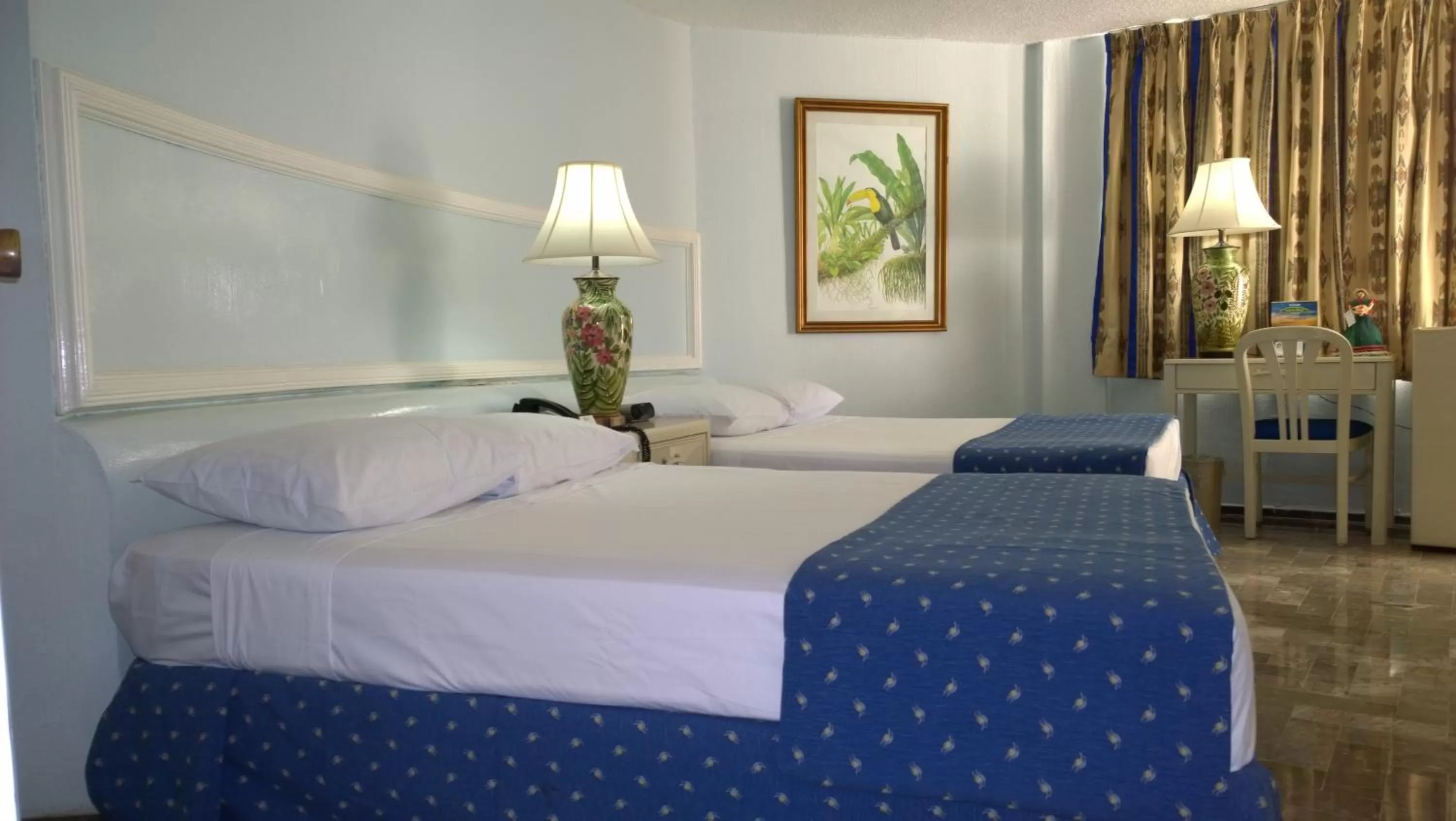 Double Room with Two Double Beds in Hotel Acapulco Malibu