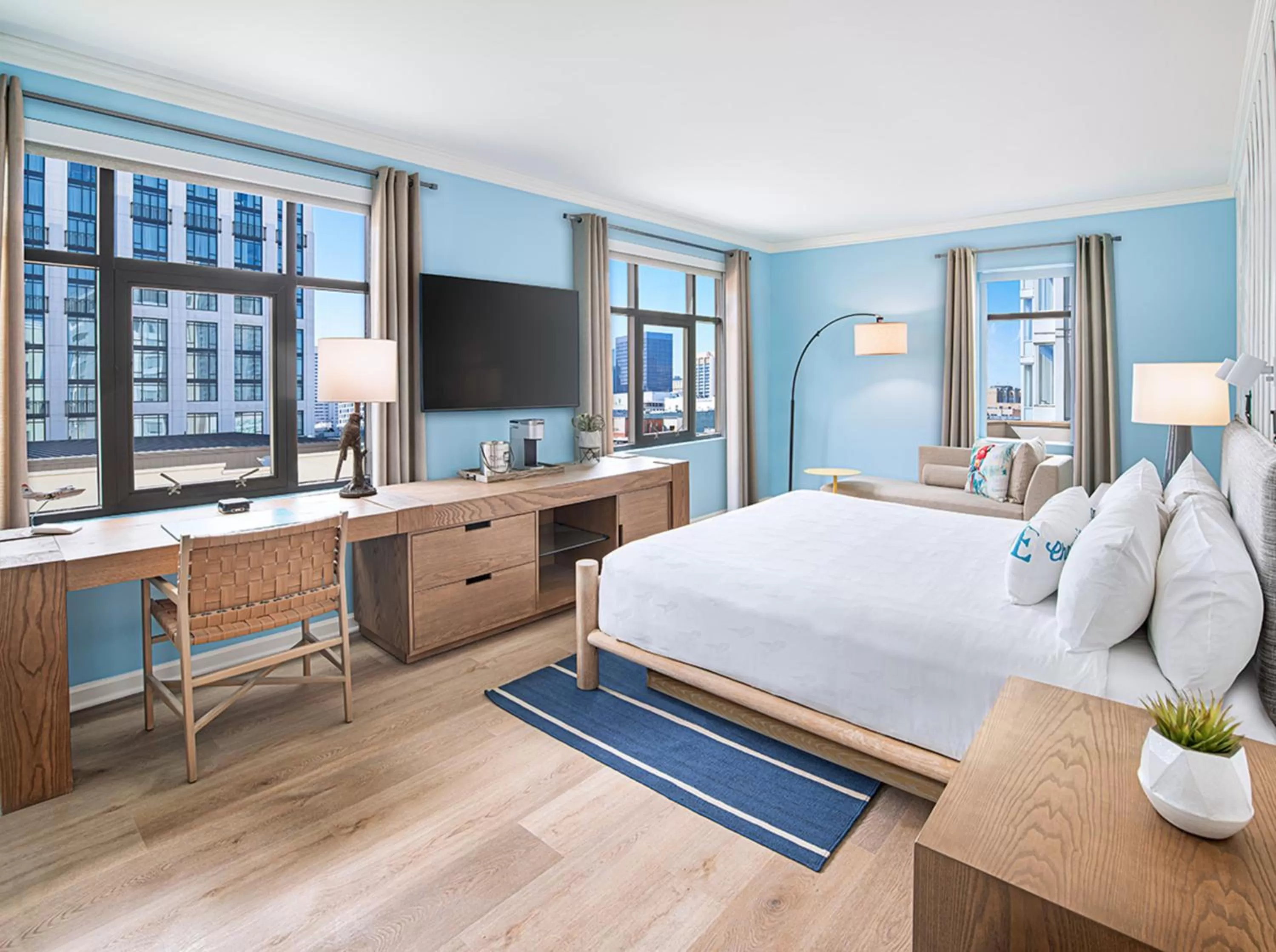 Superior King Room in Margaritaville Hotel San Diego Gaslamp Quarter