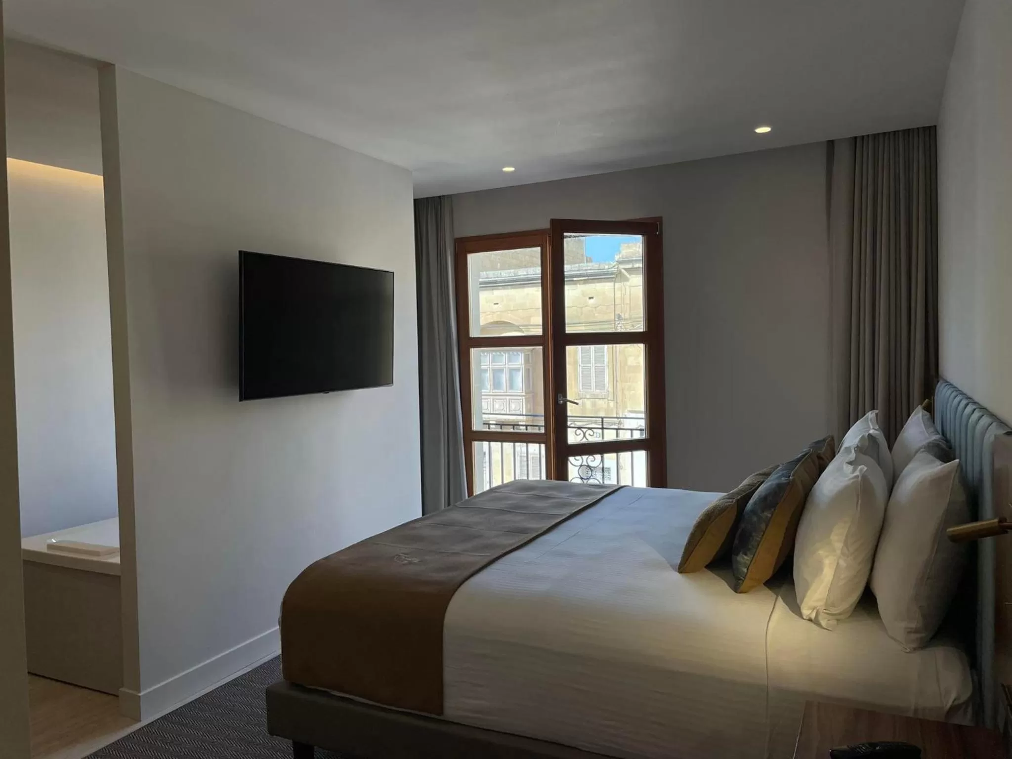 Deluxe Citadel View with Private Hot Tub and Hammam in The Duke Boutique Hotel