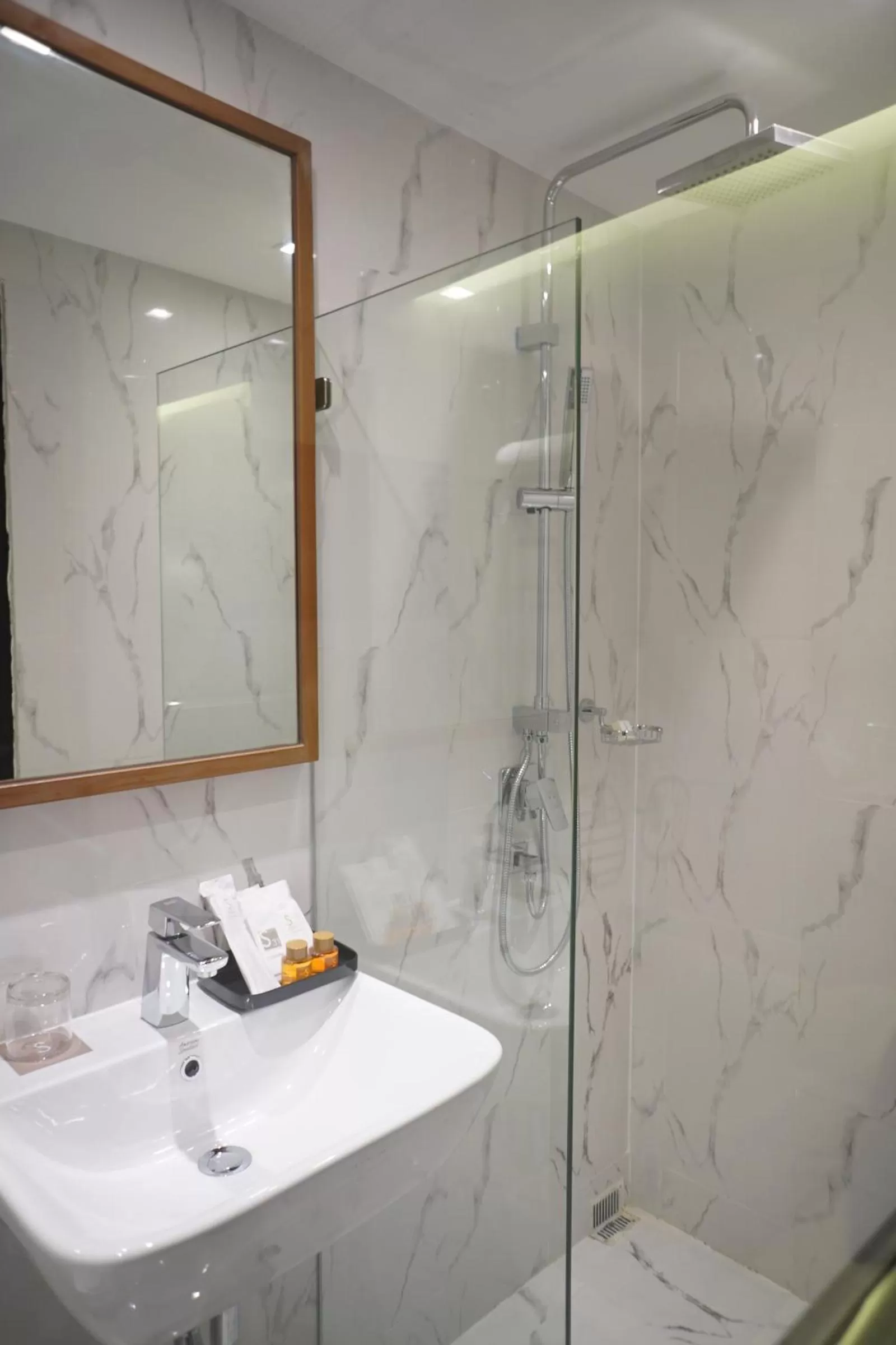 Bathroom in S Box Sukhumvit Hotel