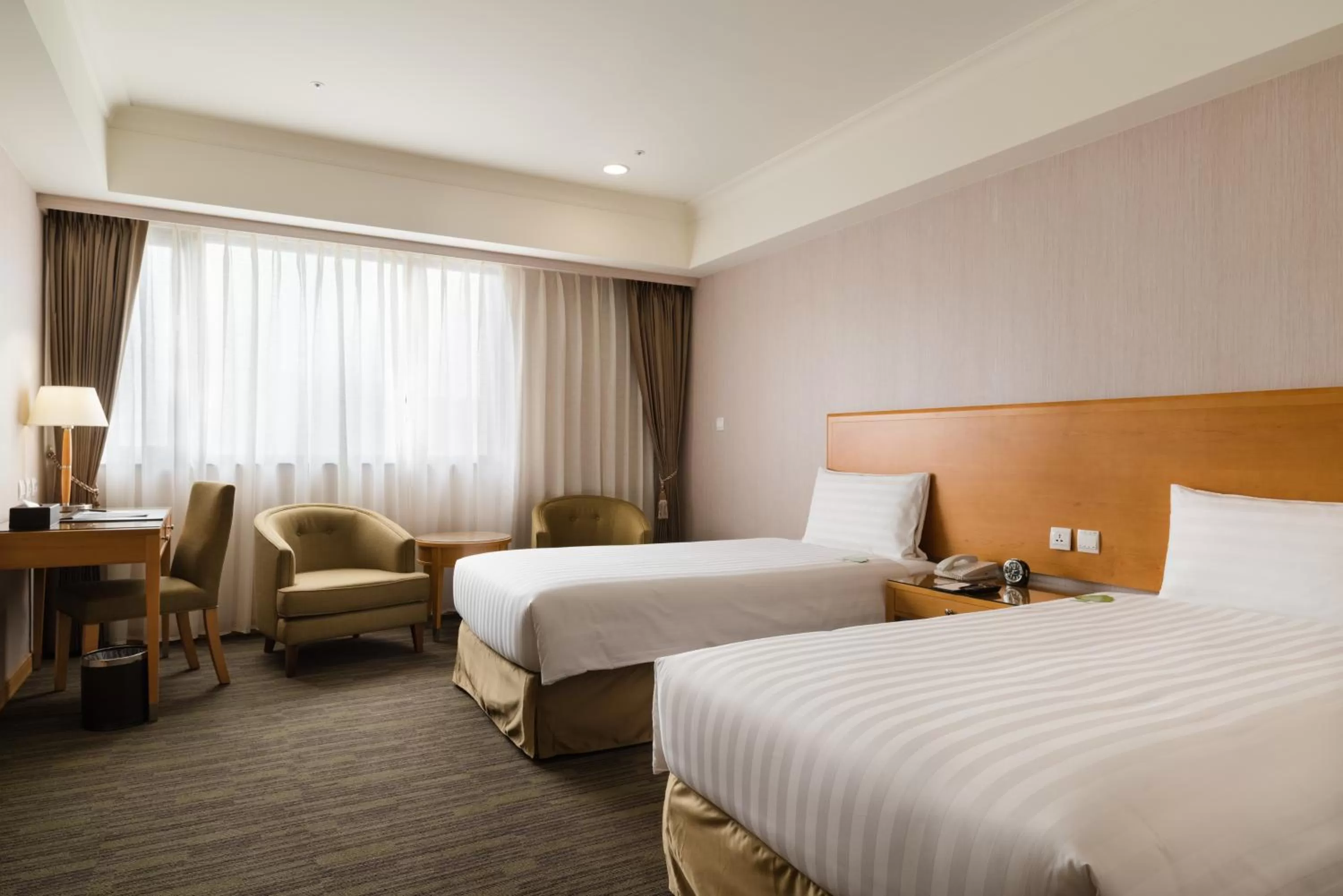 Superior Twin Room in Fushin Hotel Taipei