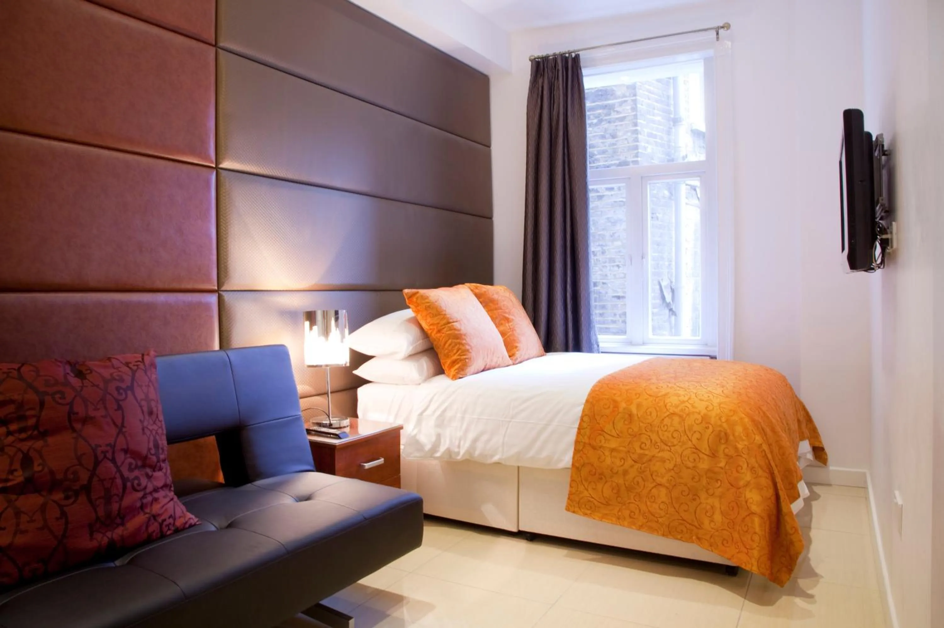 Family Room (3 Adults) in City Inn Russell Square