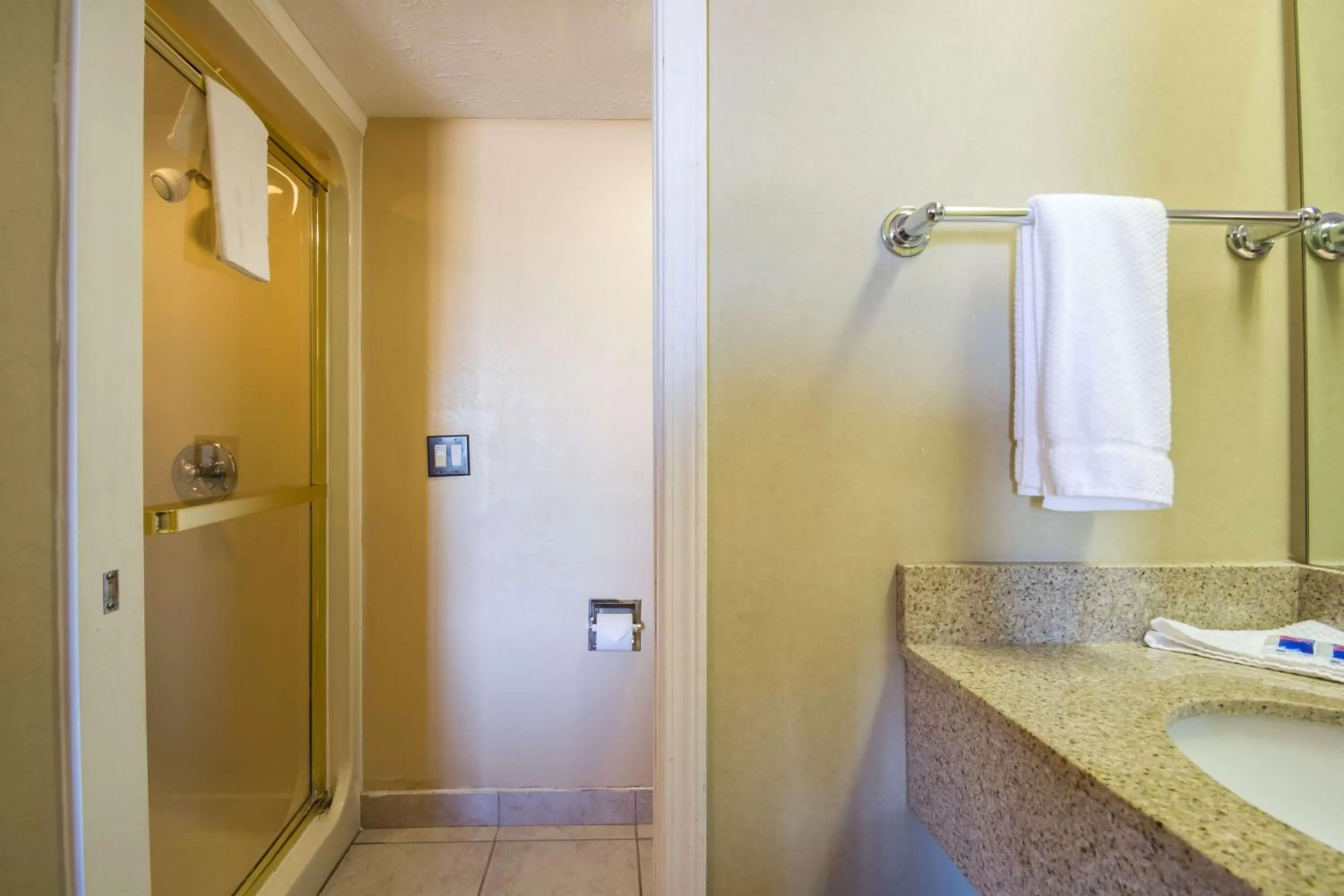 Queen Room - Non-Smoking in Motel 6-Indianapolis, IN - Airport