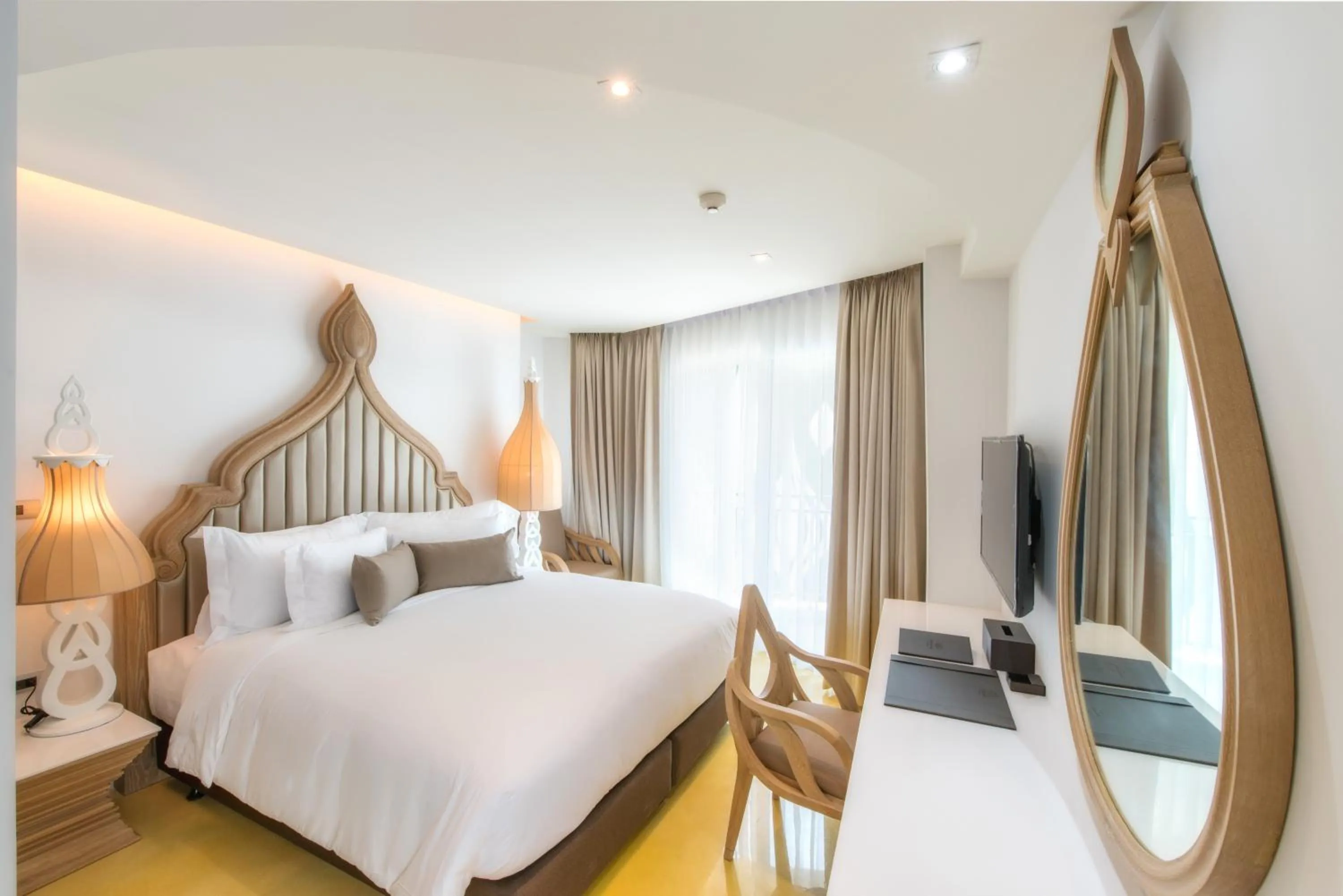 Deluxe Room with Balcony in Anajak Bangkok Hotel - SHA Plus