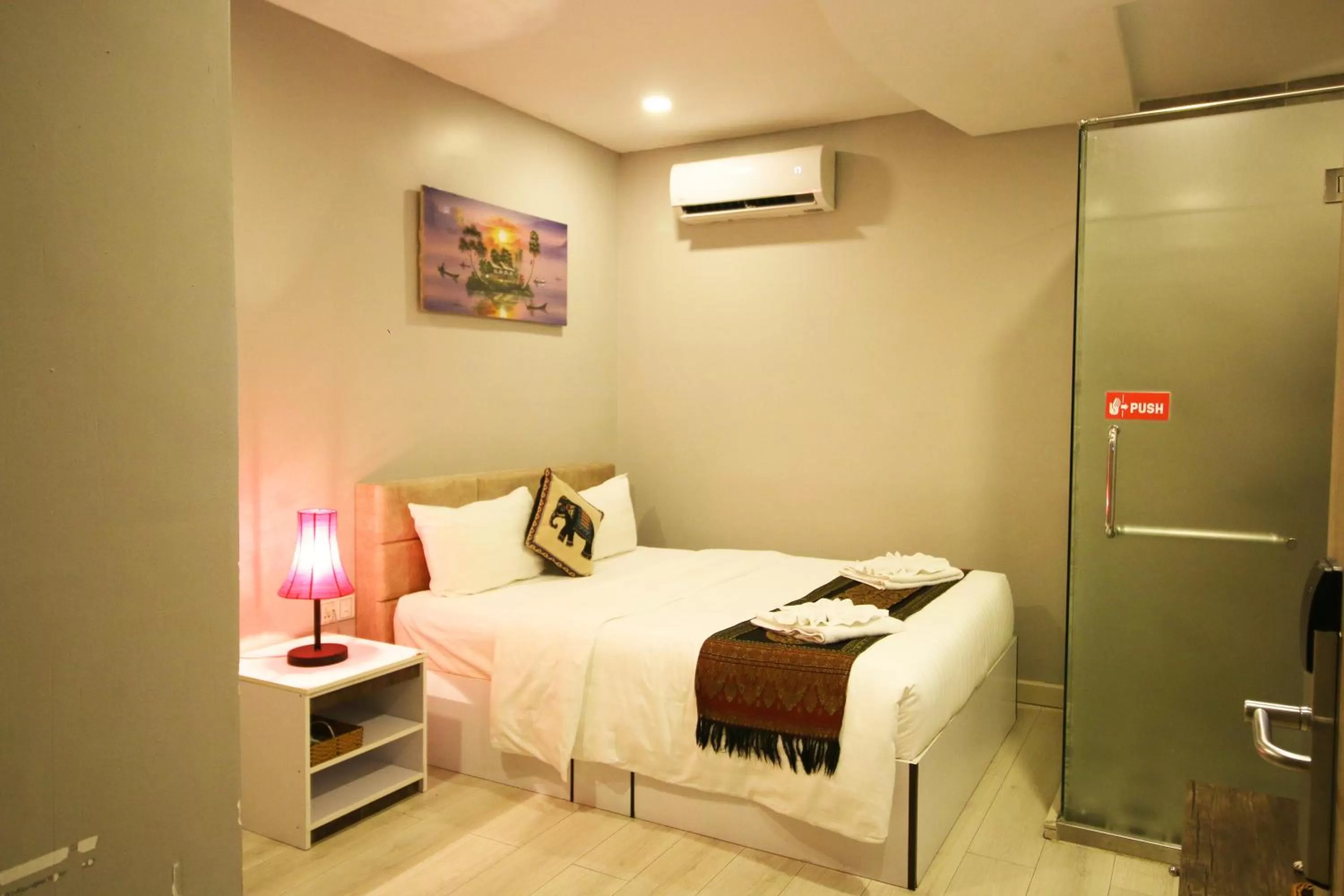 Single Room No Window in Ostro Hotel