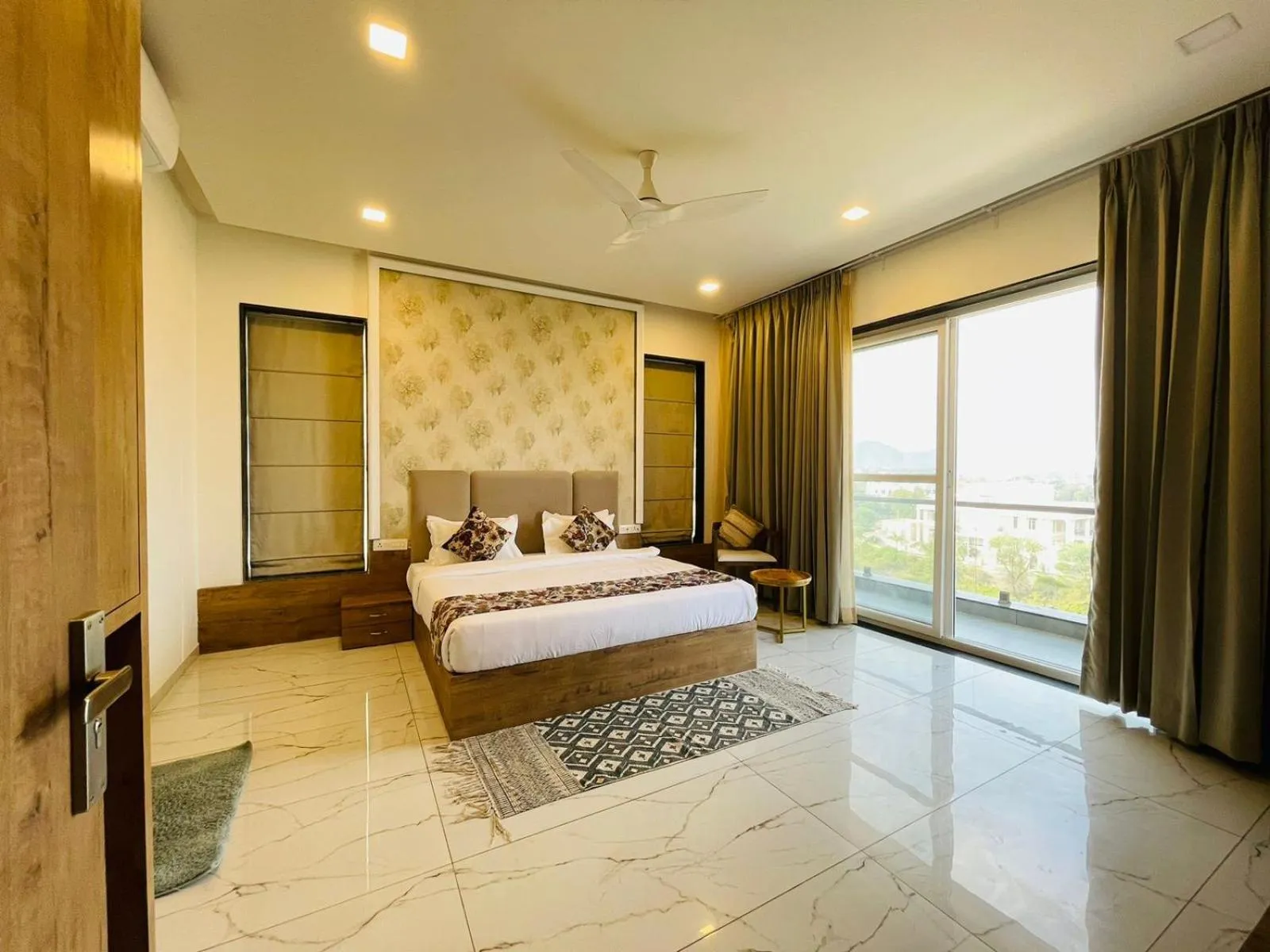 King Room with Balcony in SURAMYA-A Luxury Boutique Hotel