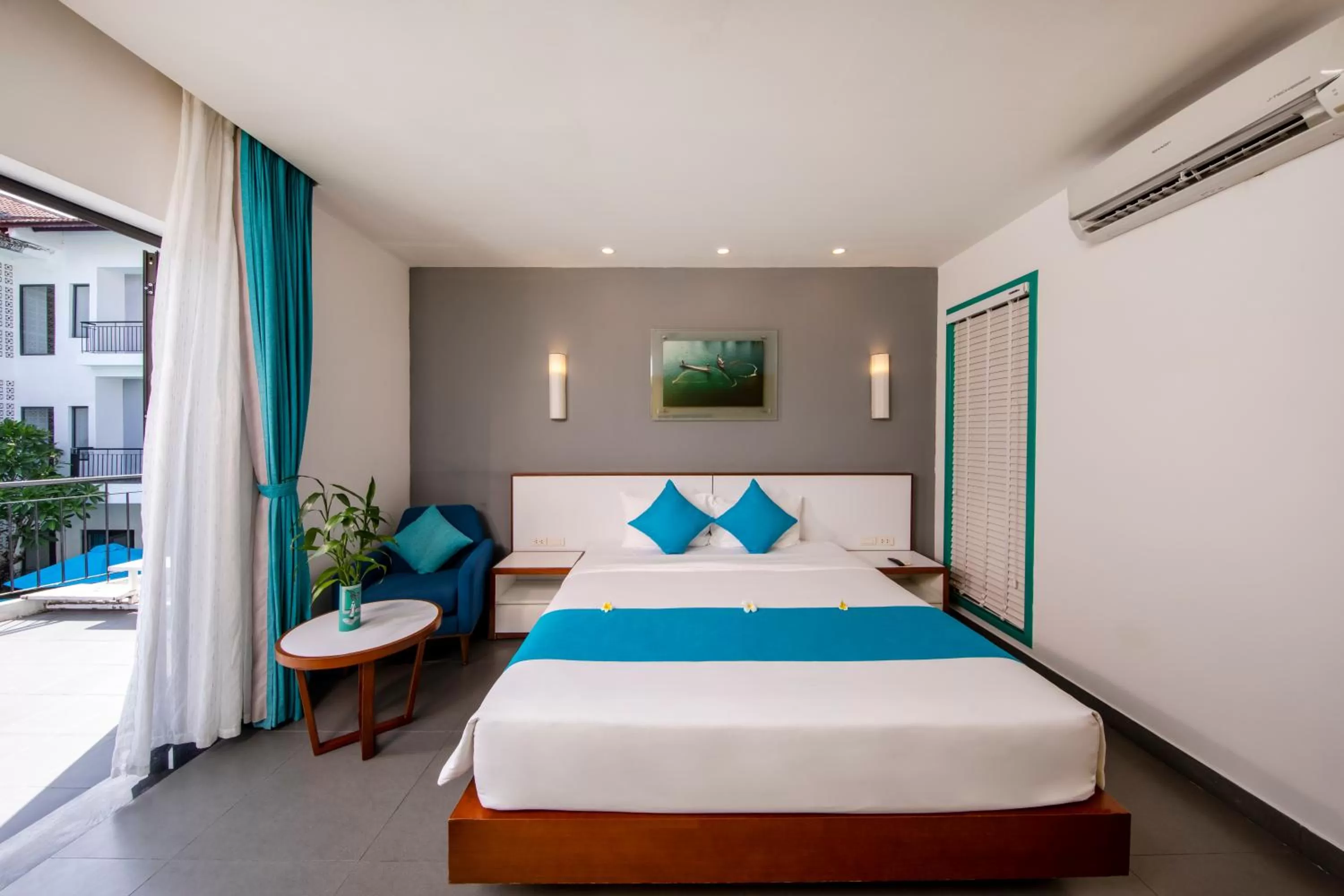 Deluxe Room with Pool View in ÊMM Hotel Hoi An