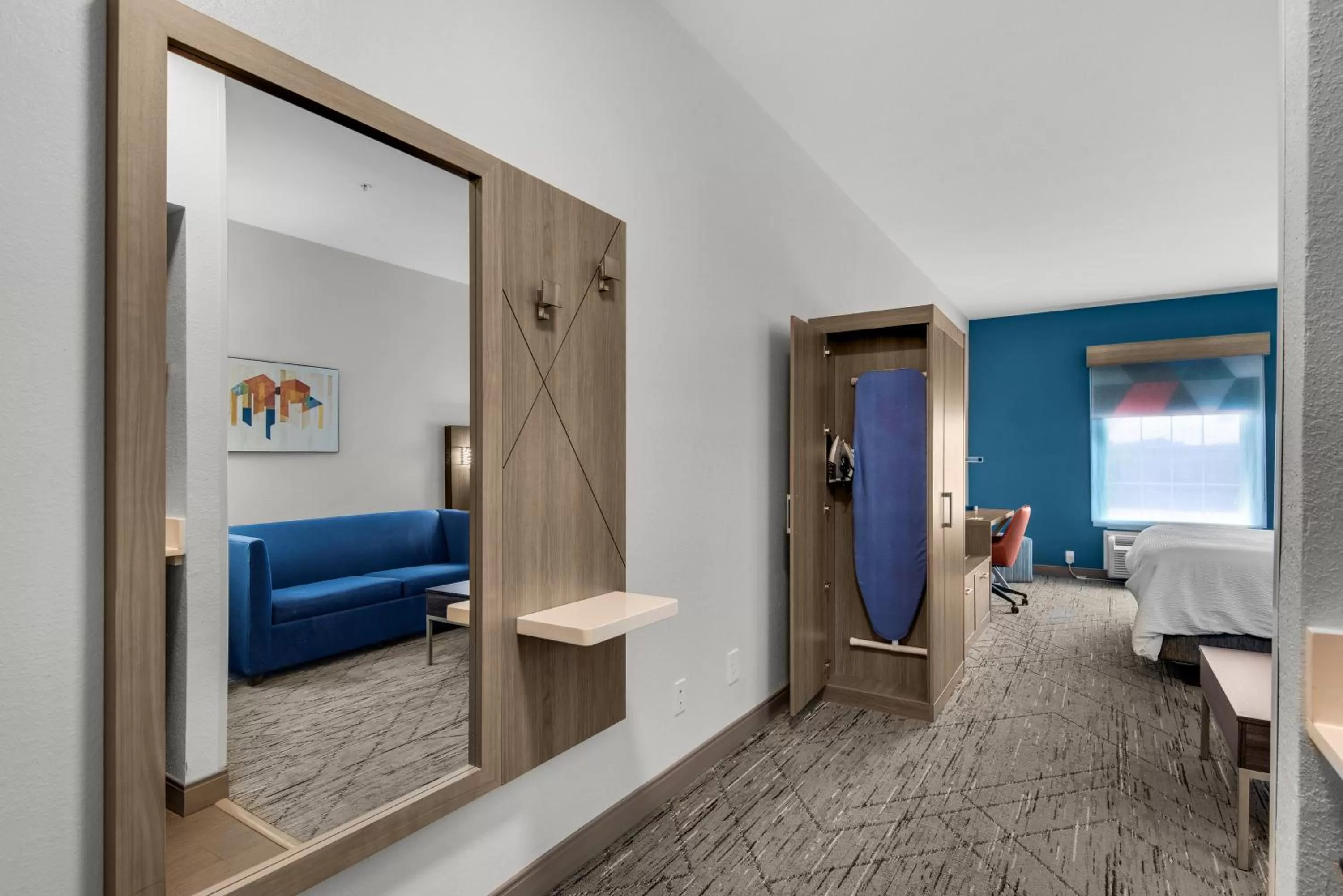 King Suite with Sofa Bed - Non-Smoking in Holiday Inn Express Destin E - Commons Mall Area, an IHG Hotel