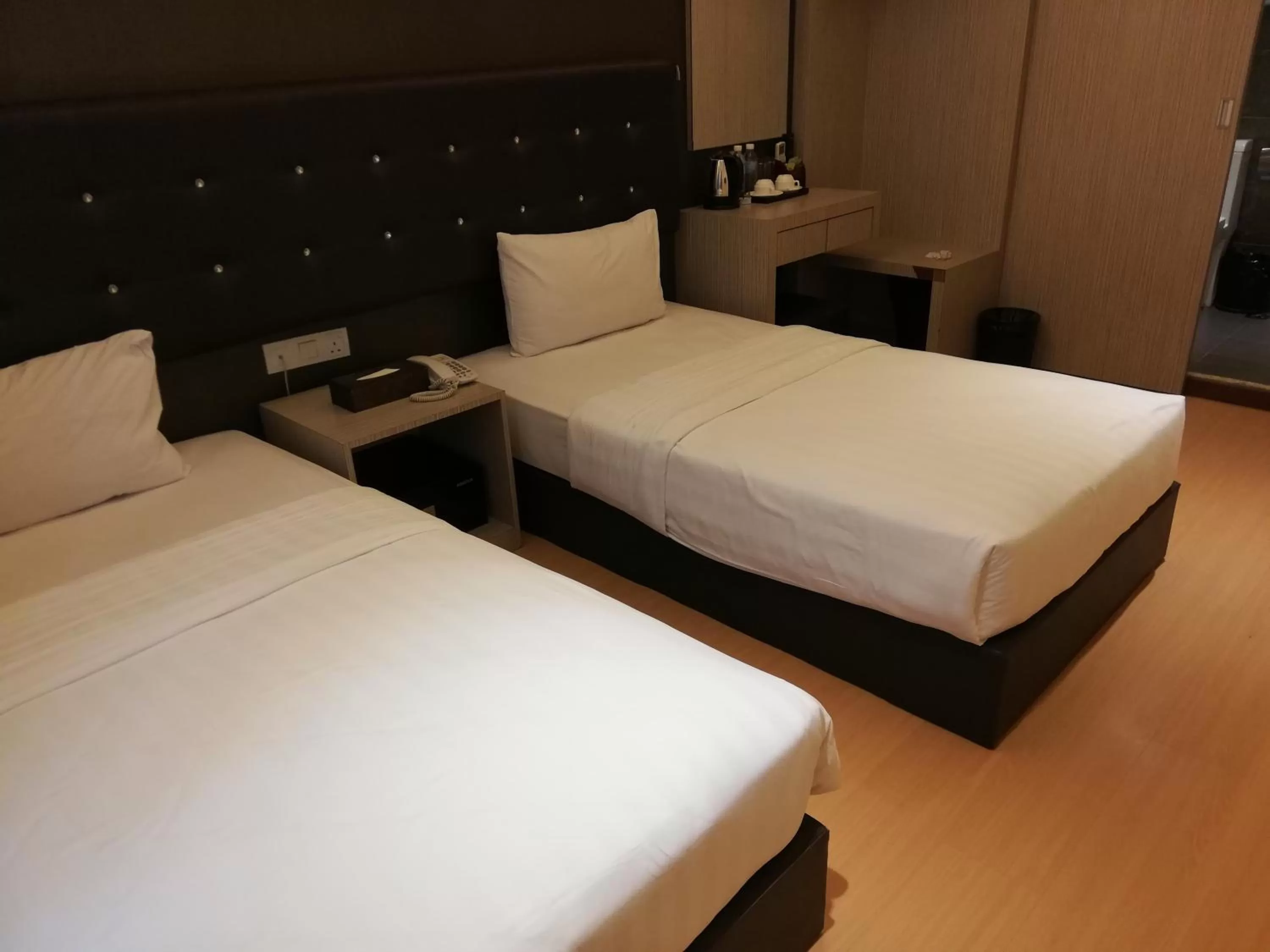 Standard Twin Room in Ease Hotel