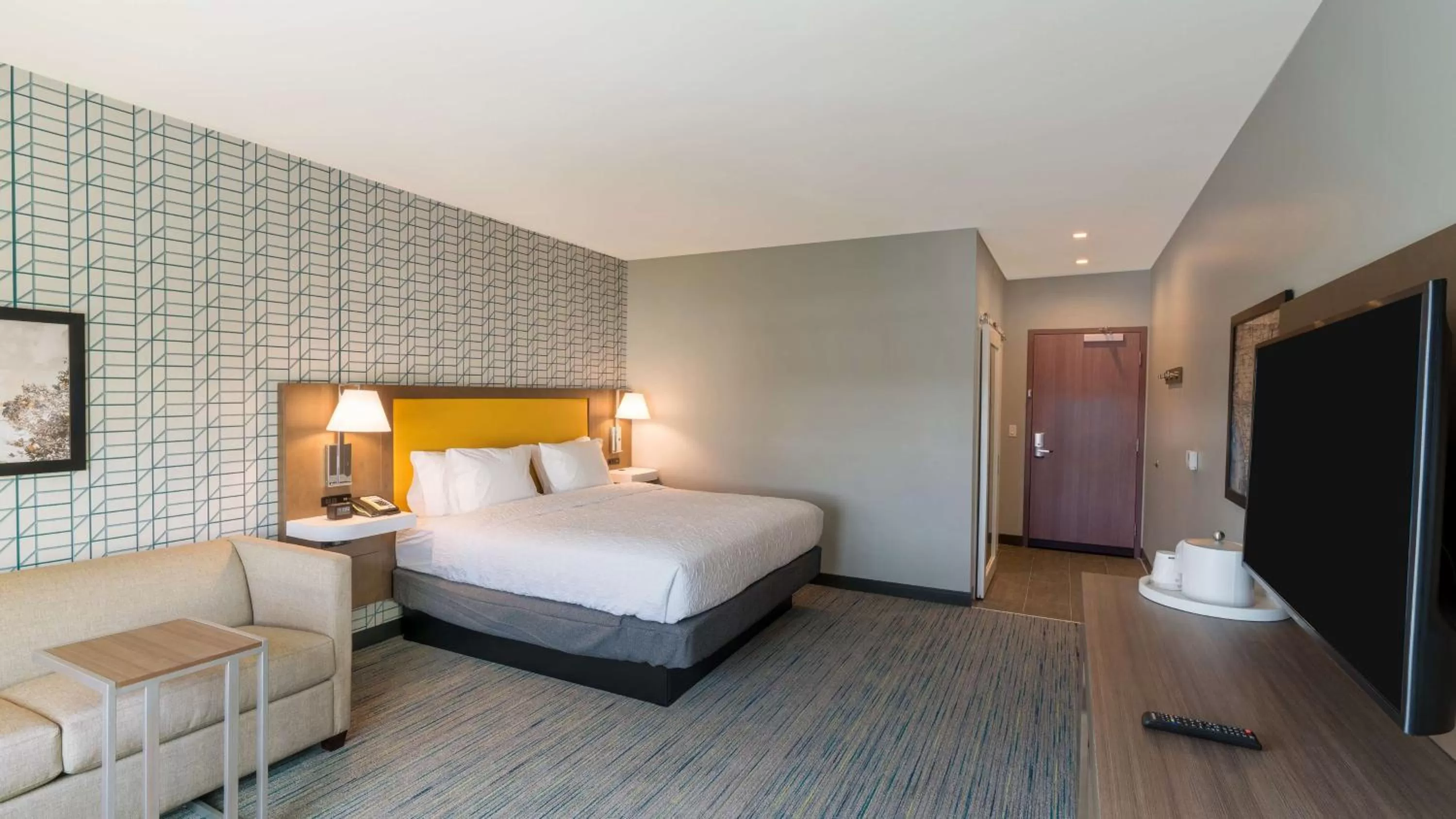 King Room - Mobility Accessible/Non-Smoking in Hampton Inn Riverside Downtown