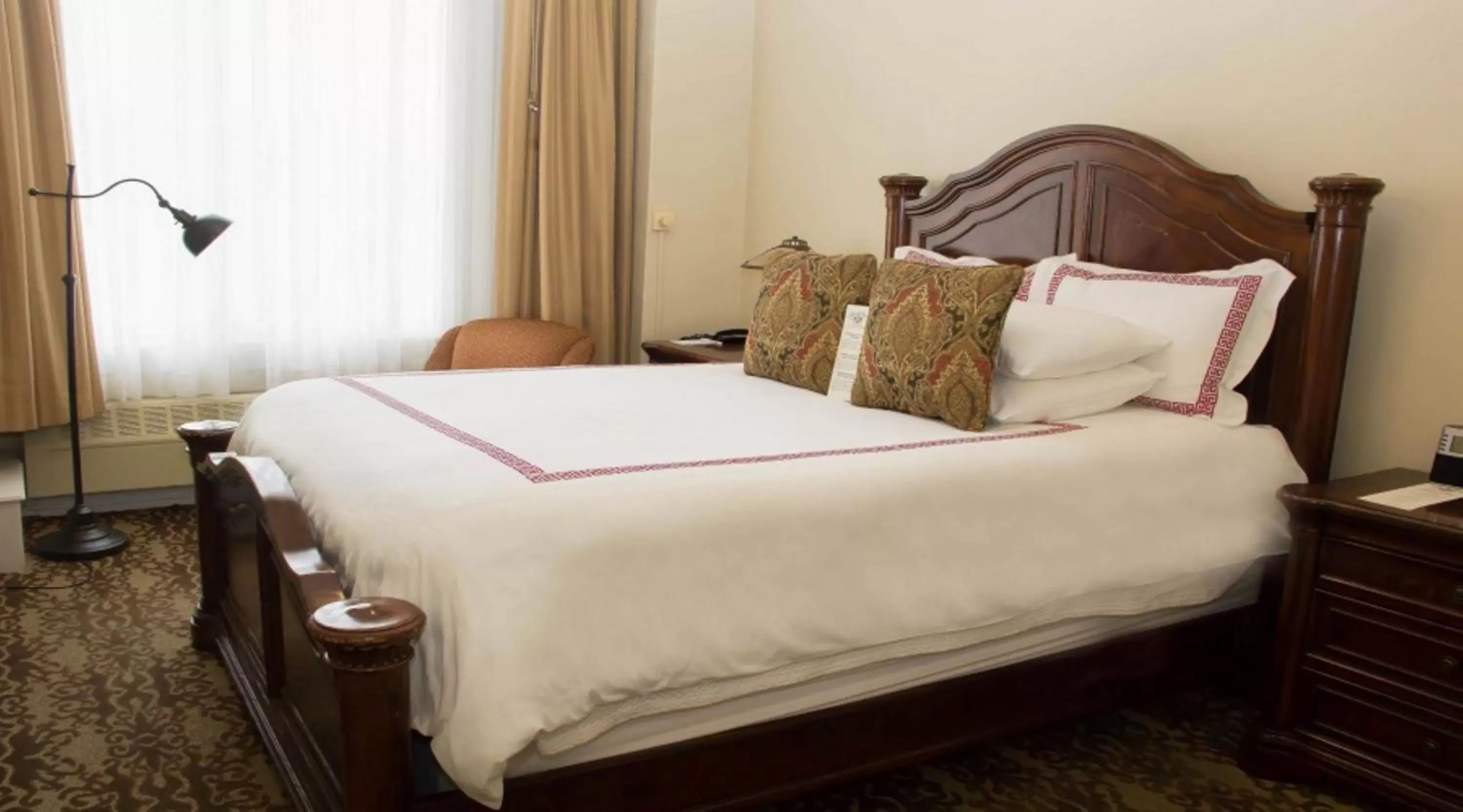 Queen Suite in Chancellor Hotel on Union Square