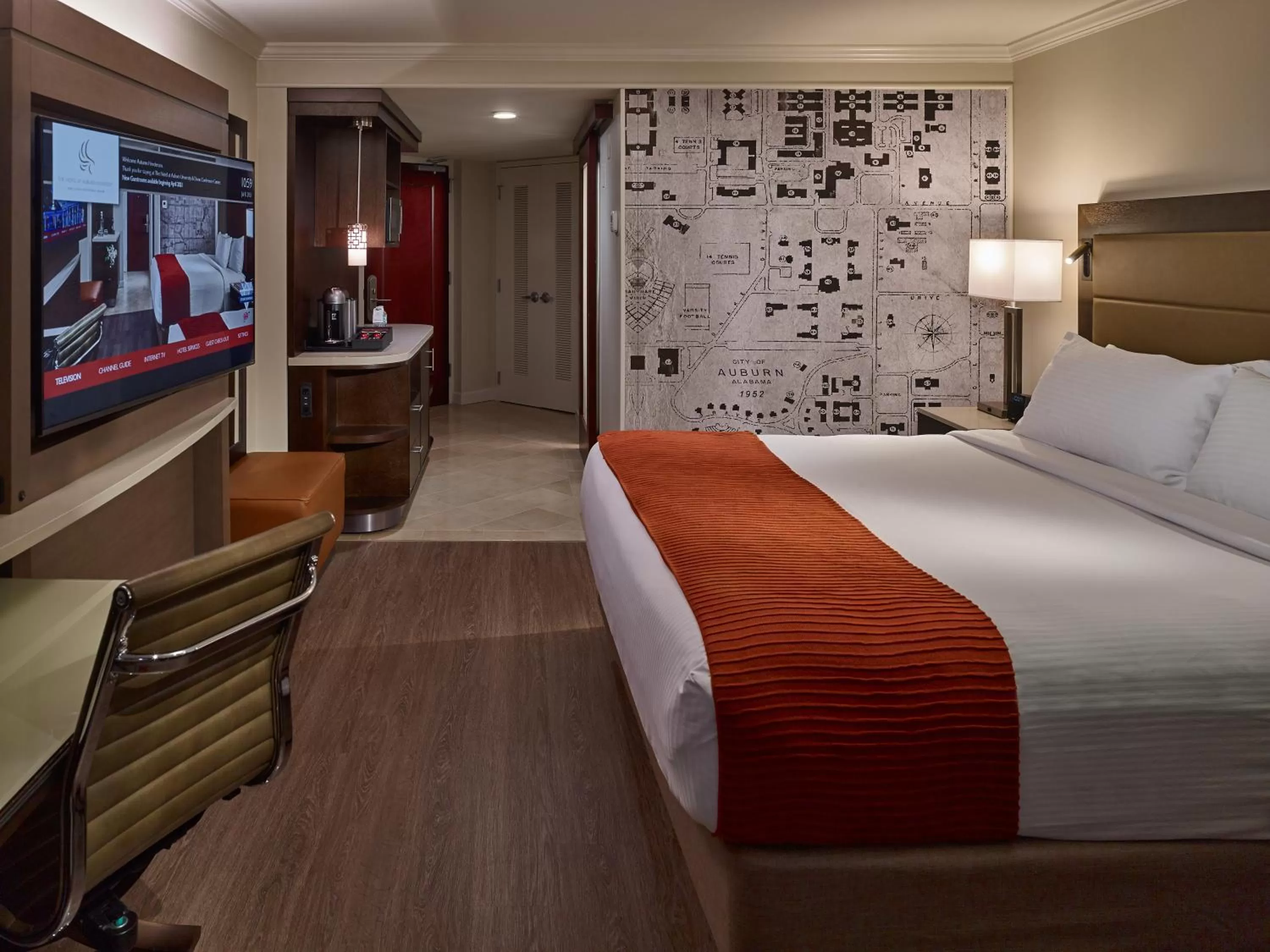 Deluxe King Room - Non-Smoking in The Hotel at Auburn University