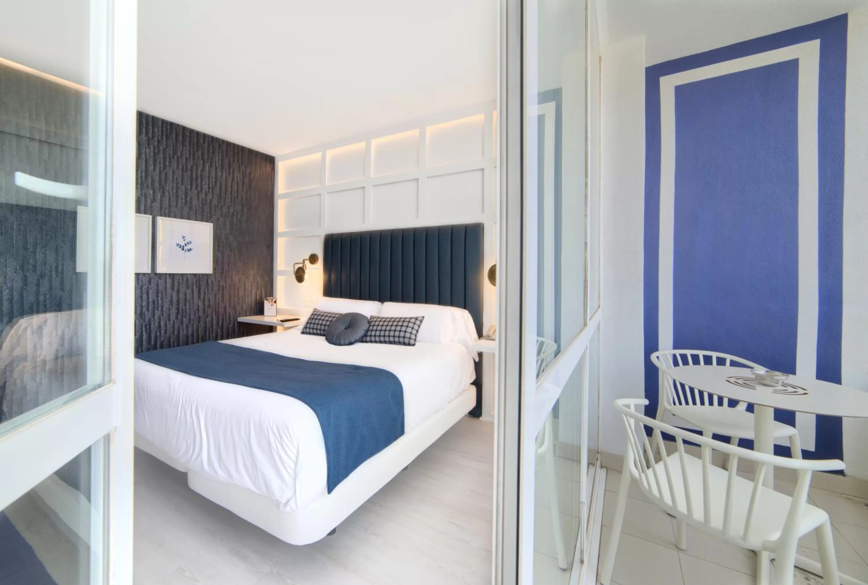 Deluxe Double Room with Terrace - single occupancy in Hotel Luze El Villa