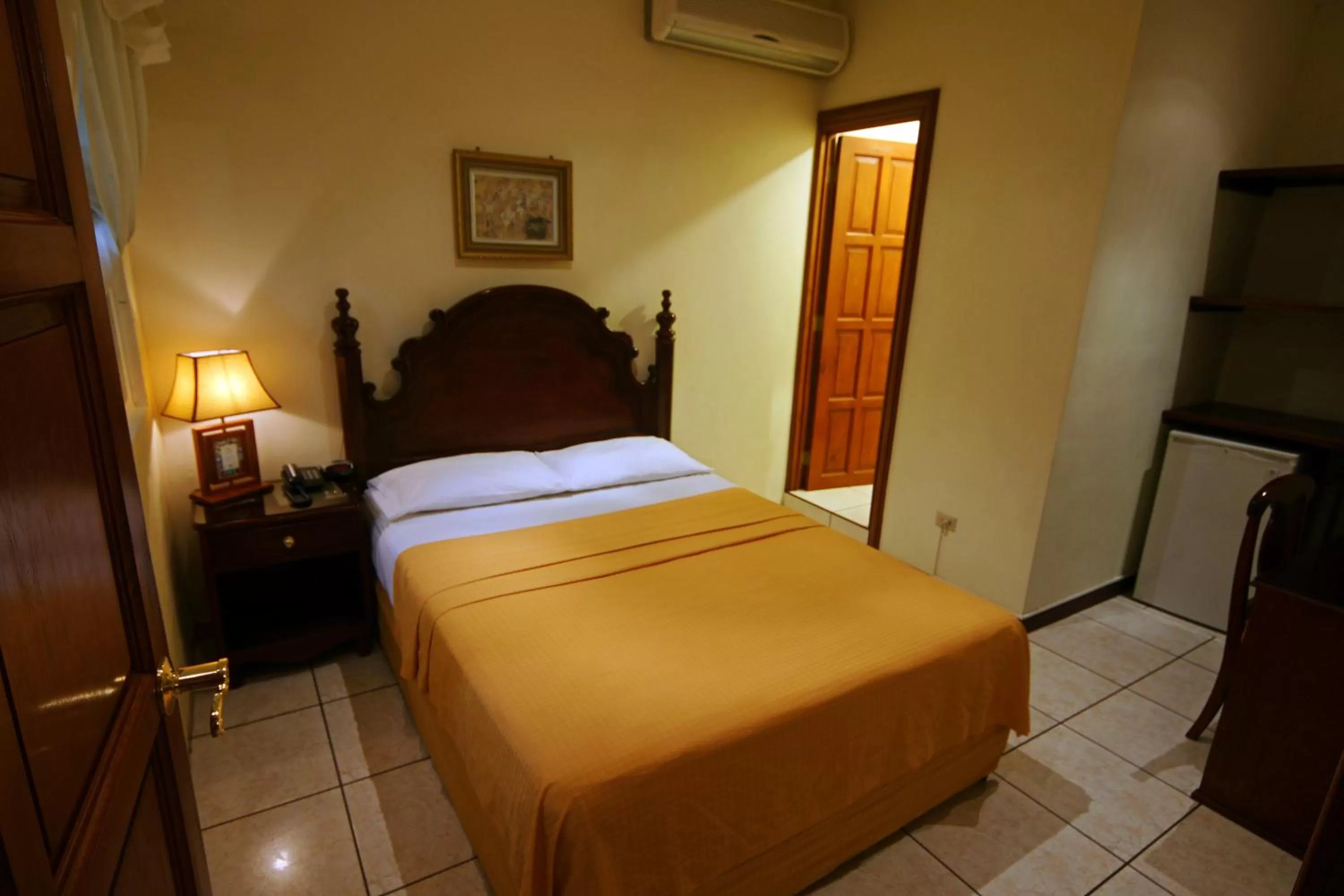 Single Room - single occupancy in Hotel Villa Florencia Zona Rosa
