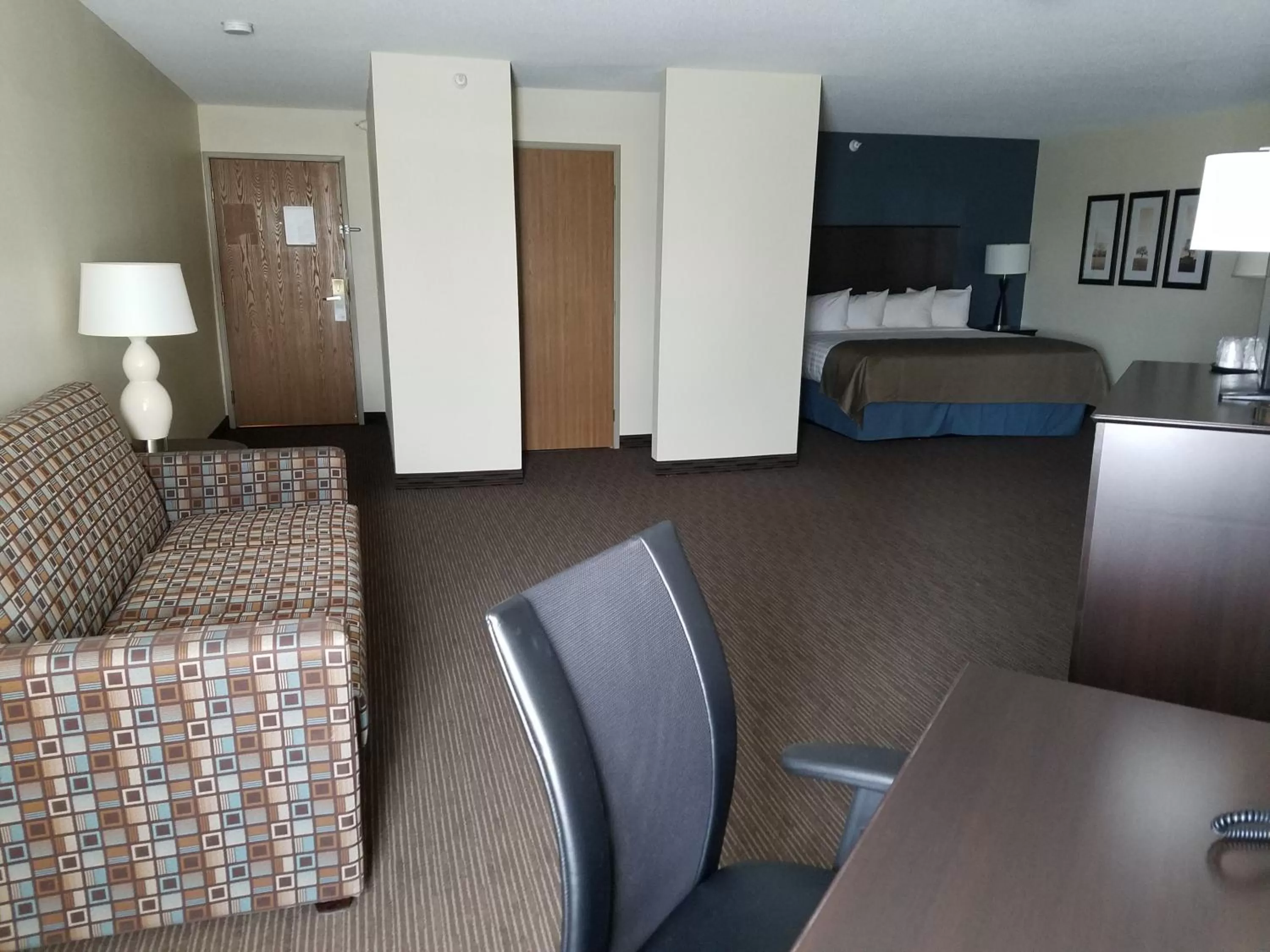 One-Bedroom King Suite - Non-Smoking in AmericInn by Wyndham Sleepy Eye
