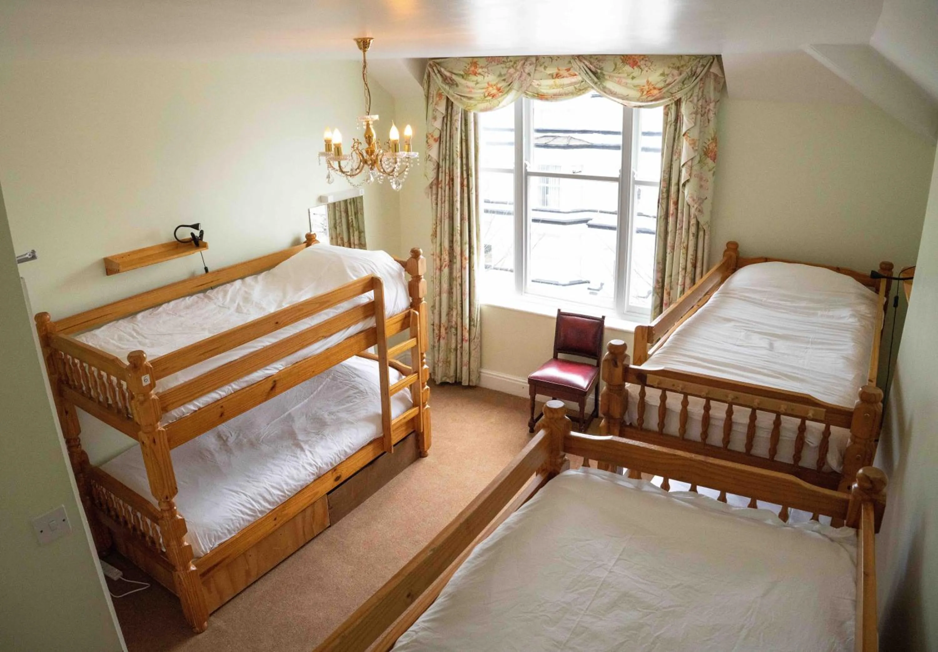 6-Bed Private Room in Llandudno Hostel