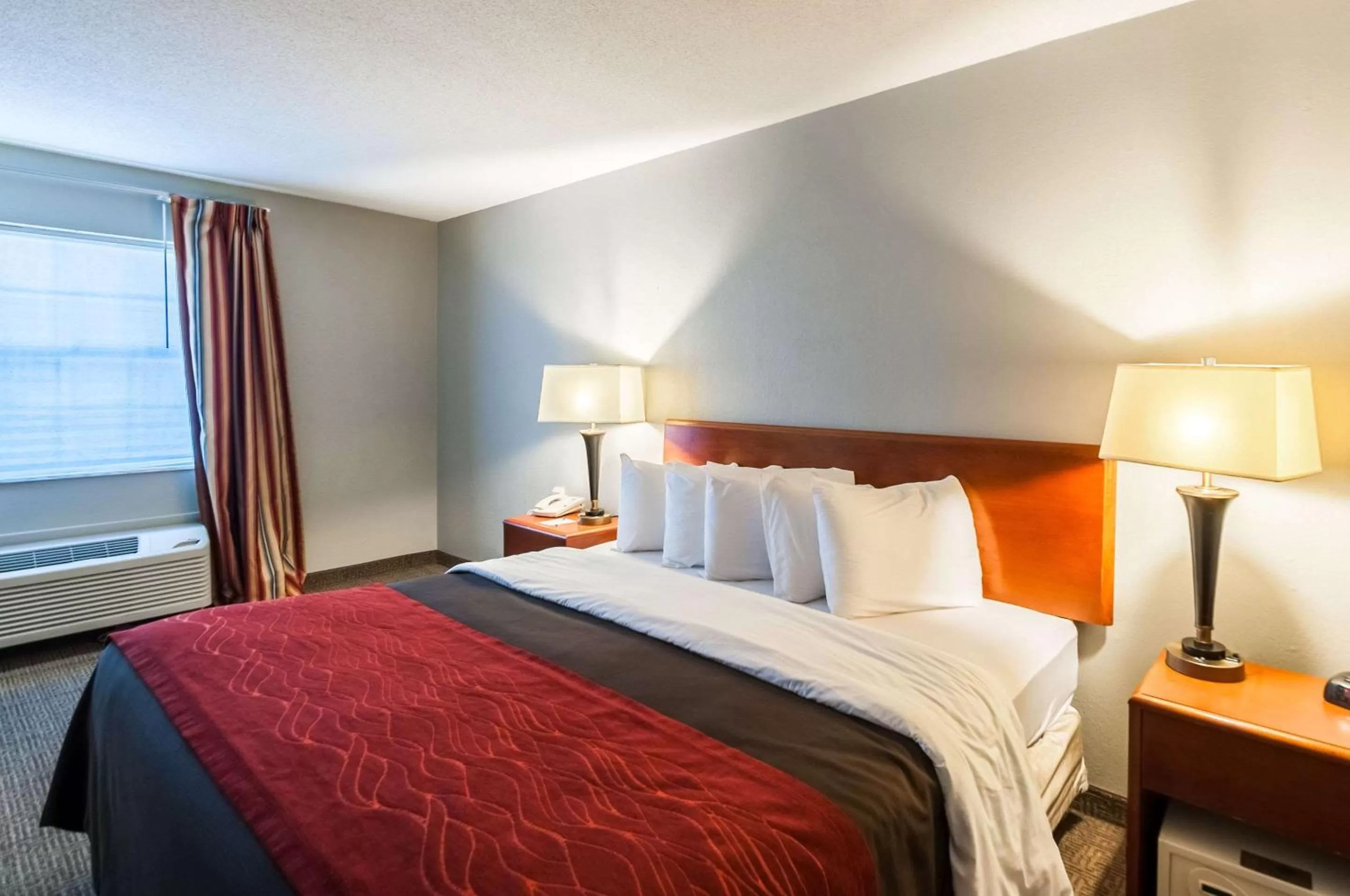 King Room - Accessible/Non-Smoking in Quality Inn Solomons - Beacon Marina