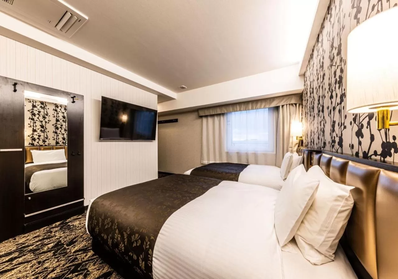 Wide Twin Room - Non-Smoking - Sky Floor in APA Hotel & Resort Osaka Umeda-eki Tower