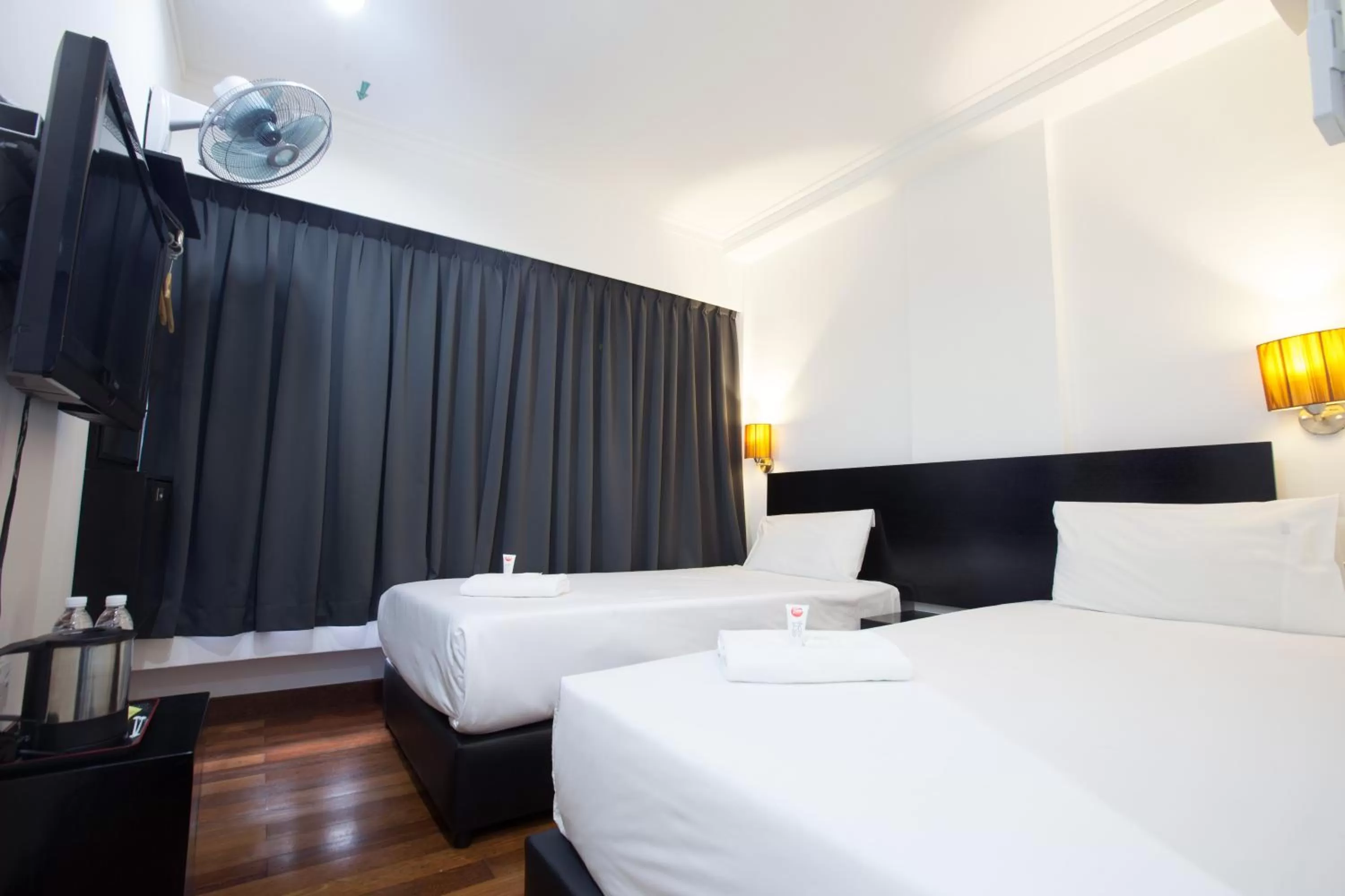 Deluxe Twin Room in Tune Hotel - Waterfront Kuching