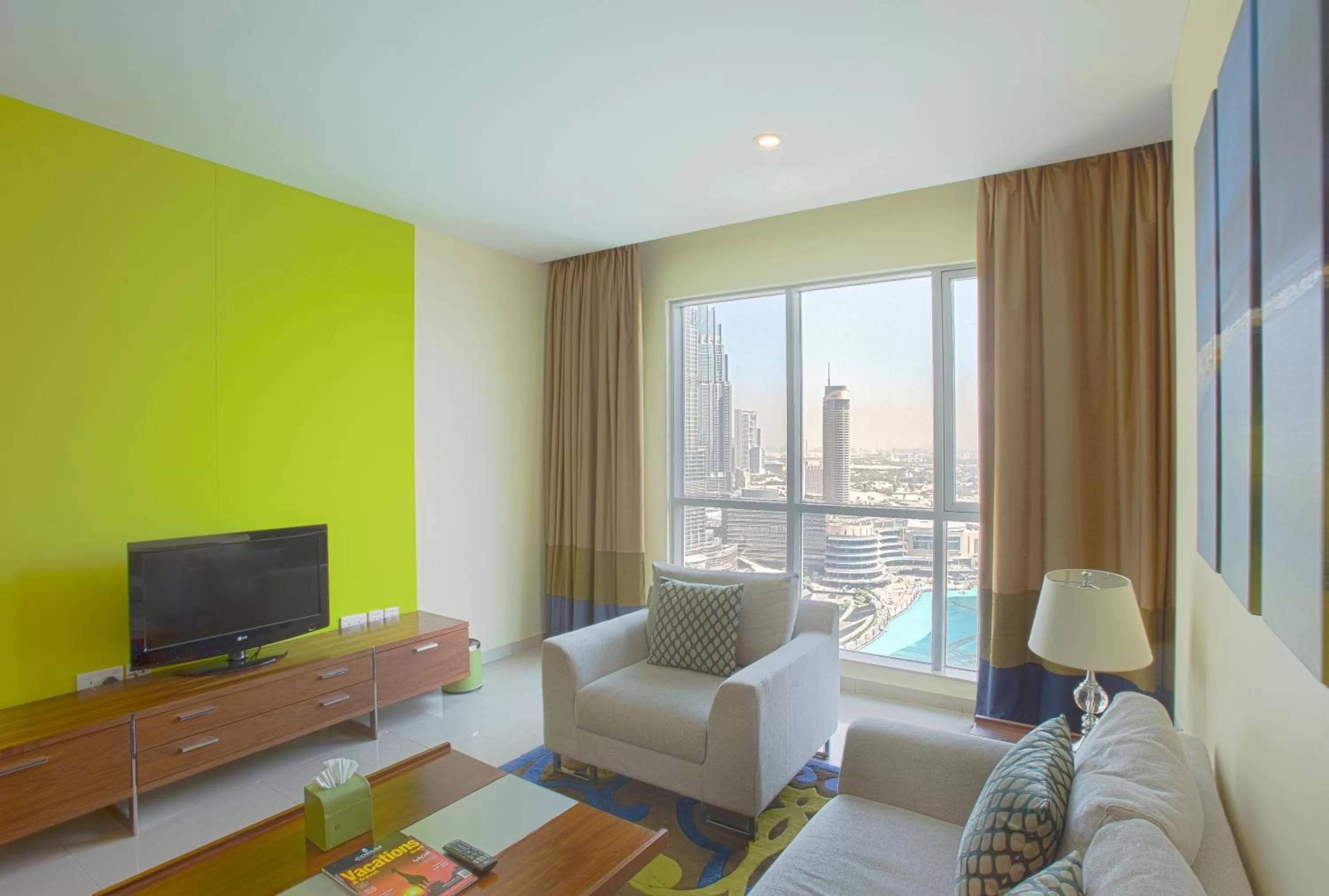 1 Bedroom, King, Burj Khalifa/Fountain View, Smoking in Ramada by Wyndham Downtown Dubai