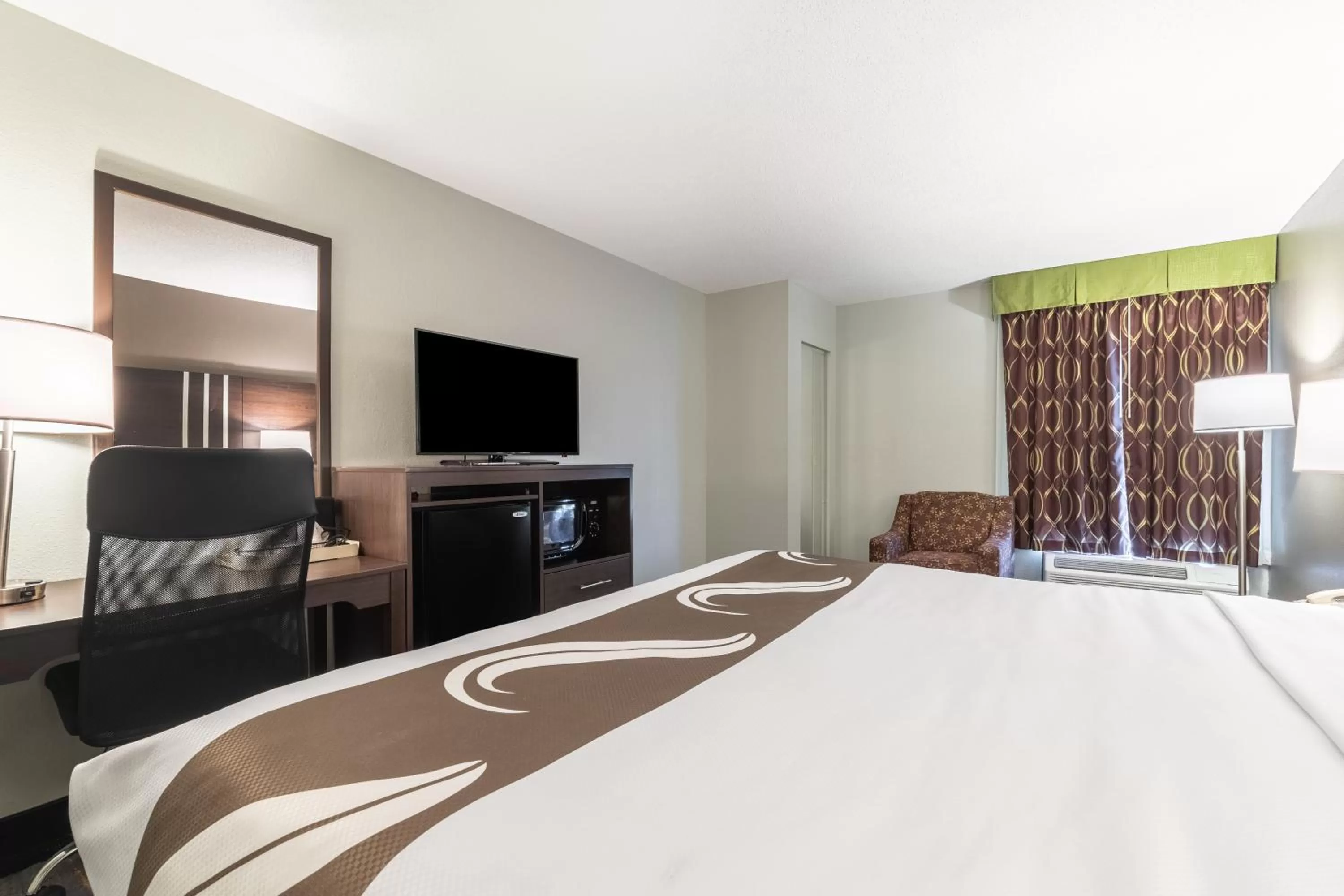 King Room with One King Bed/Upper Floor, Non-Smoking,  in Quality Inn Cleveland North