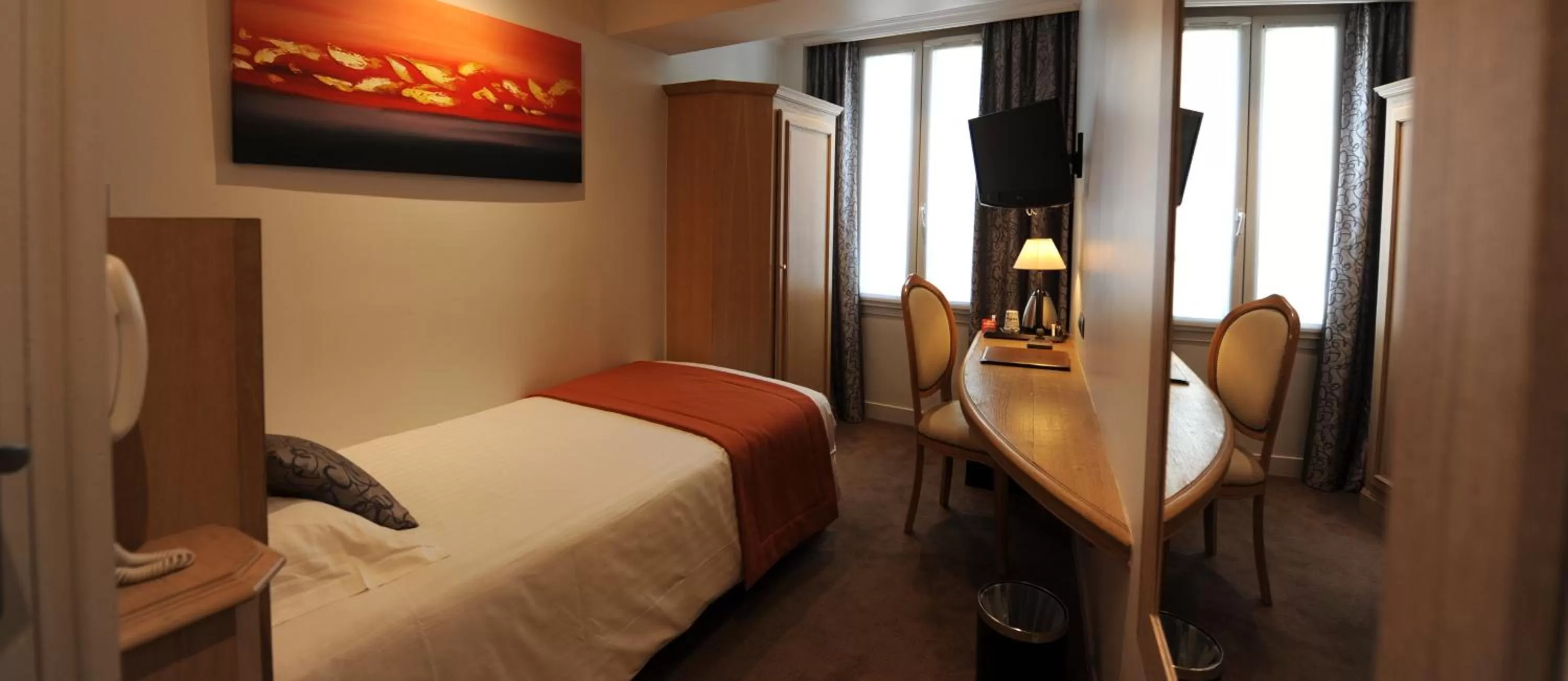 Small Single Room - single occupancy in Hôtel Du Midi Paris Montparnasse