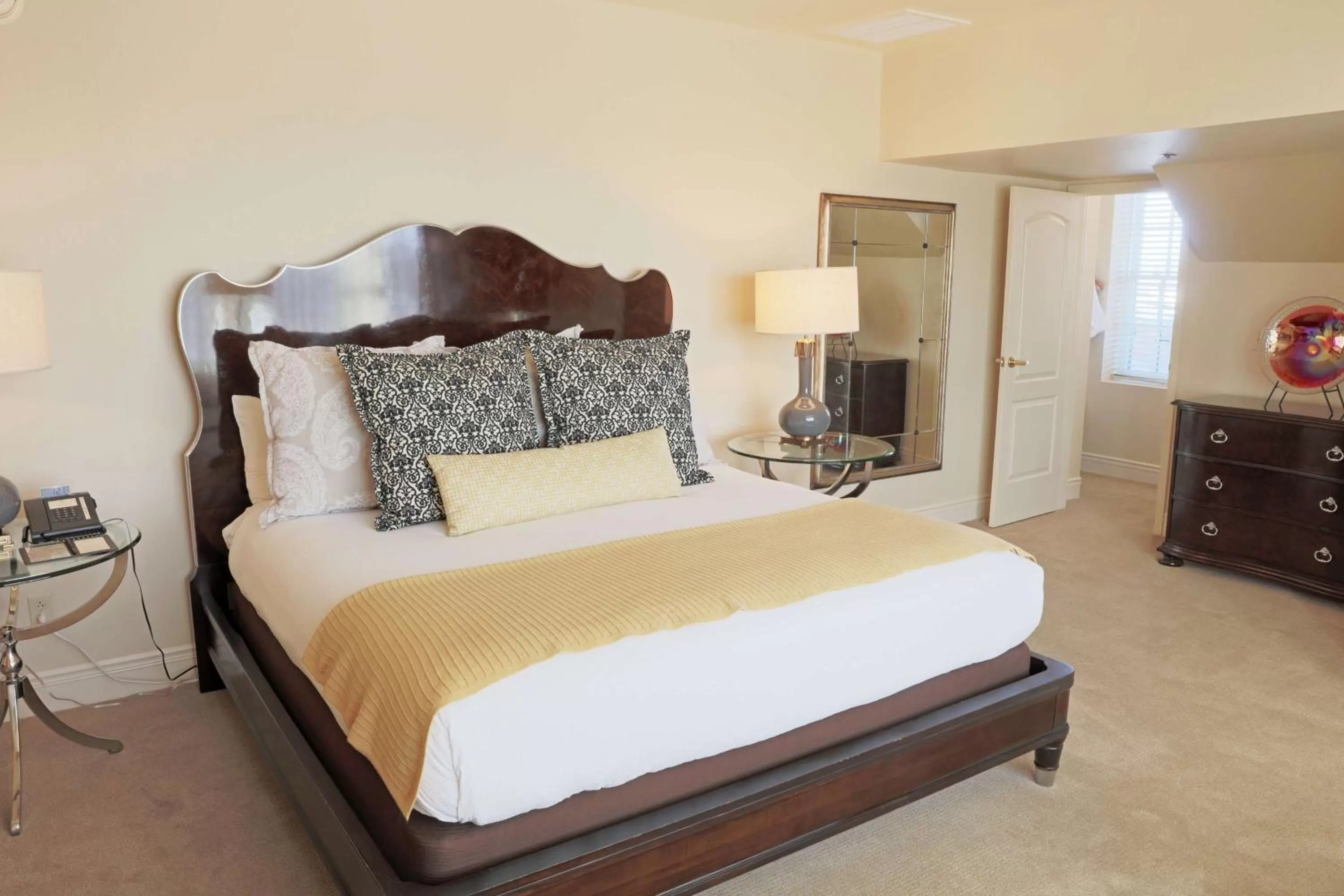 Executive Queen Room in Hotel Roanoke & Conference Center, Curio Collection by Hilton