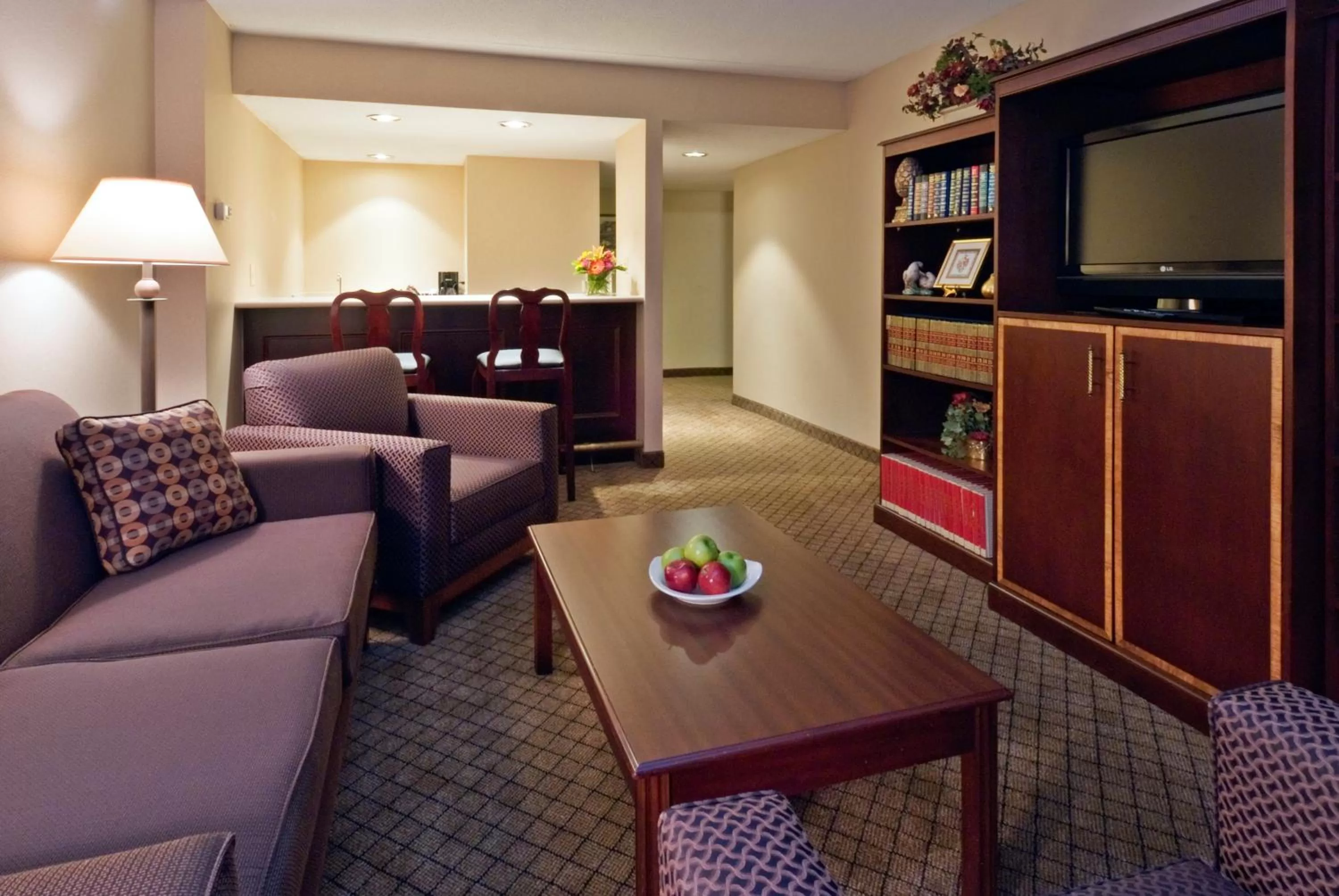 Two-Bedroom Suite in Holiday Inn Cincinnati-Eastgate by IHG