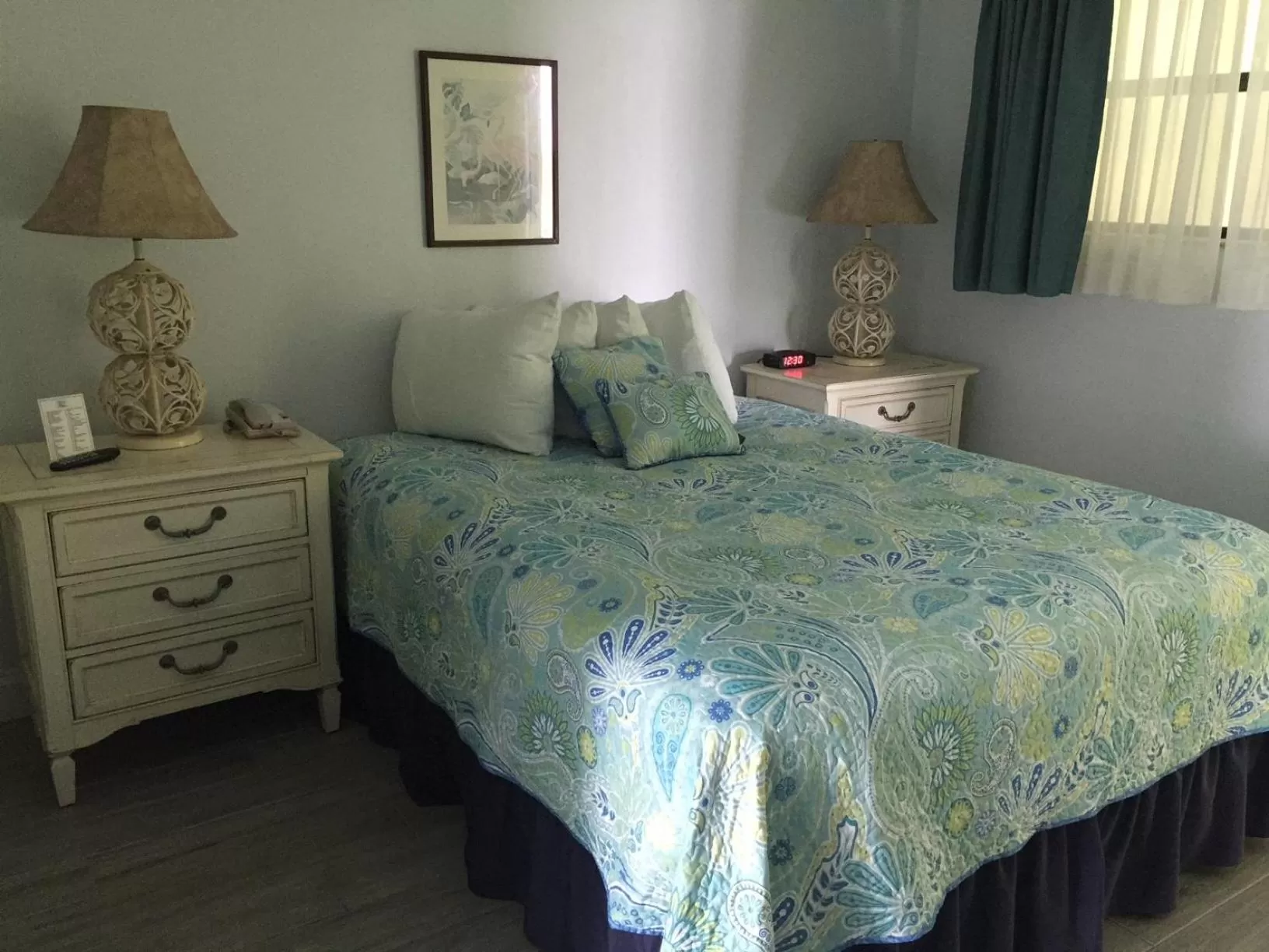 1 Queen Bed 1st Floor Pool View with Patio in Tuckaway Shores Resort