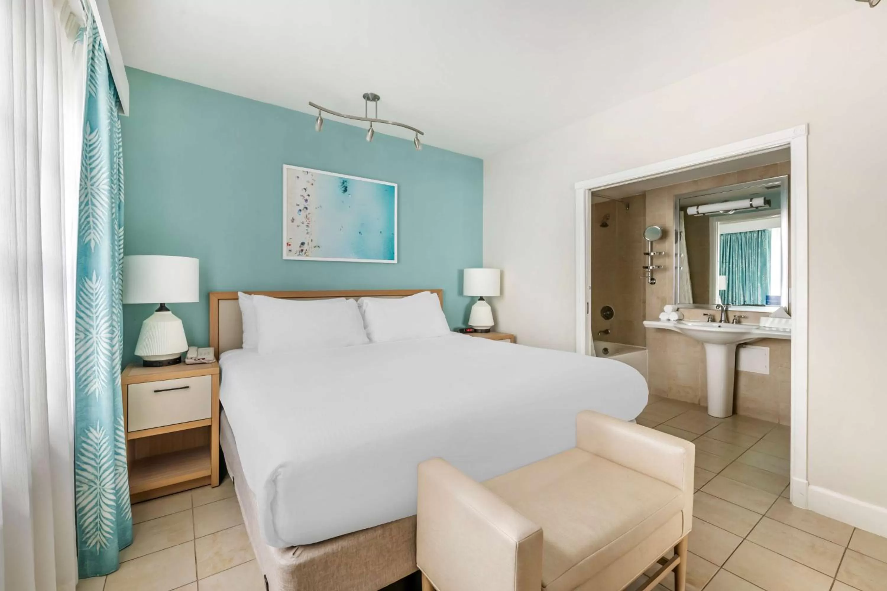 One-Bedroom King Suite with Sofa Bed and Ocean View in Hilton Vacation Club Crescent on South Beach Miami