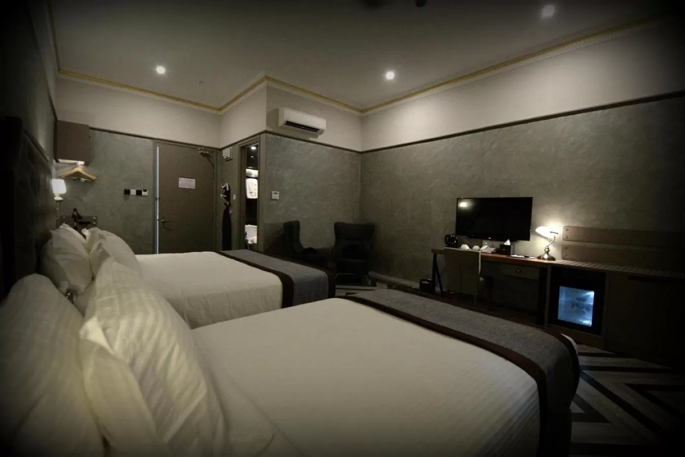 Family Premier in 1969 Business Suites @ Ipoh Garden