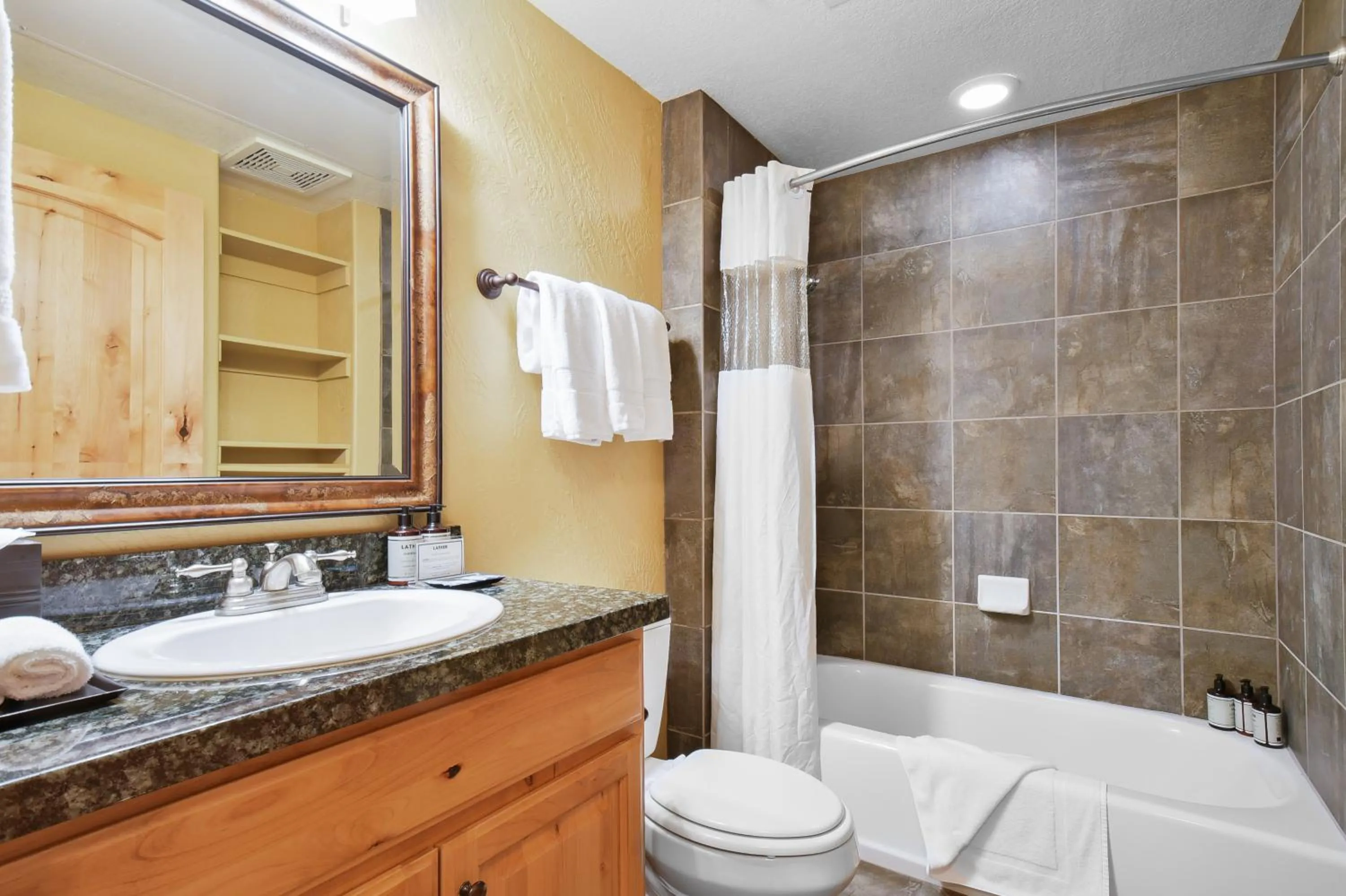 Quadruple Room in Silverado Lodge, Park City - Canyons Village by Vail Resorts