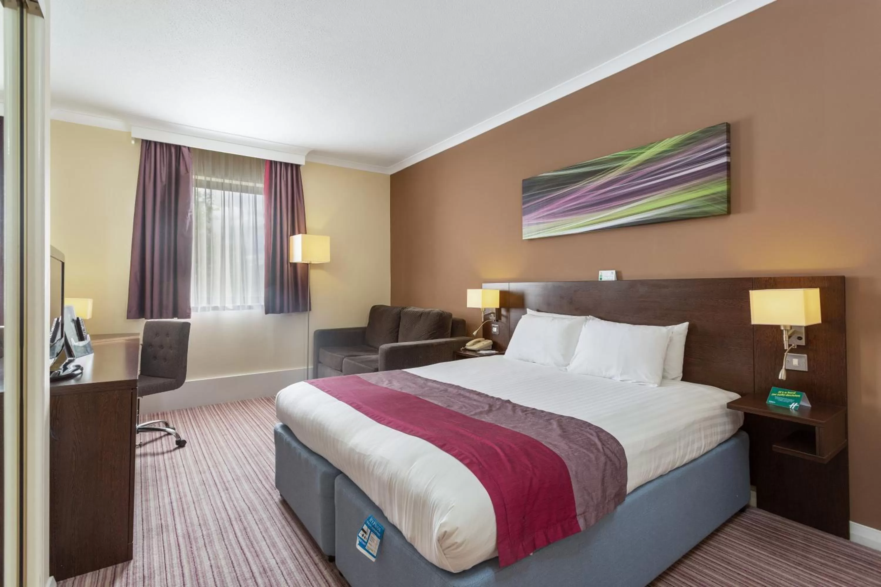 Standard Queen Room with Sofa Bed - Non-Smoking in Holiday Inn Leamington Spa - Warwick by IHG