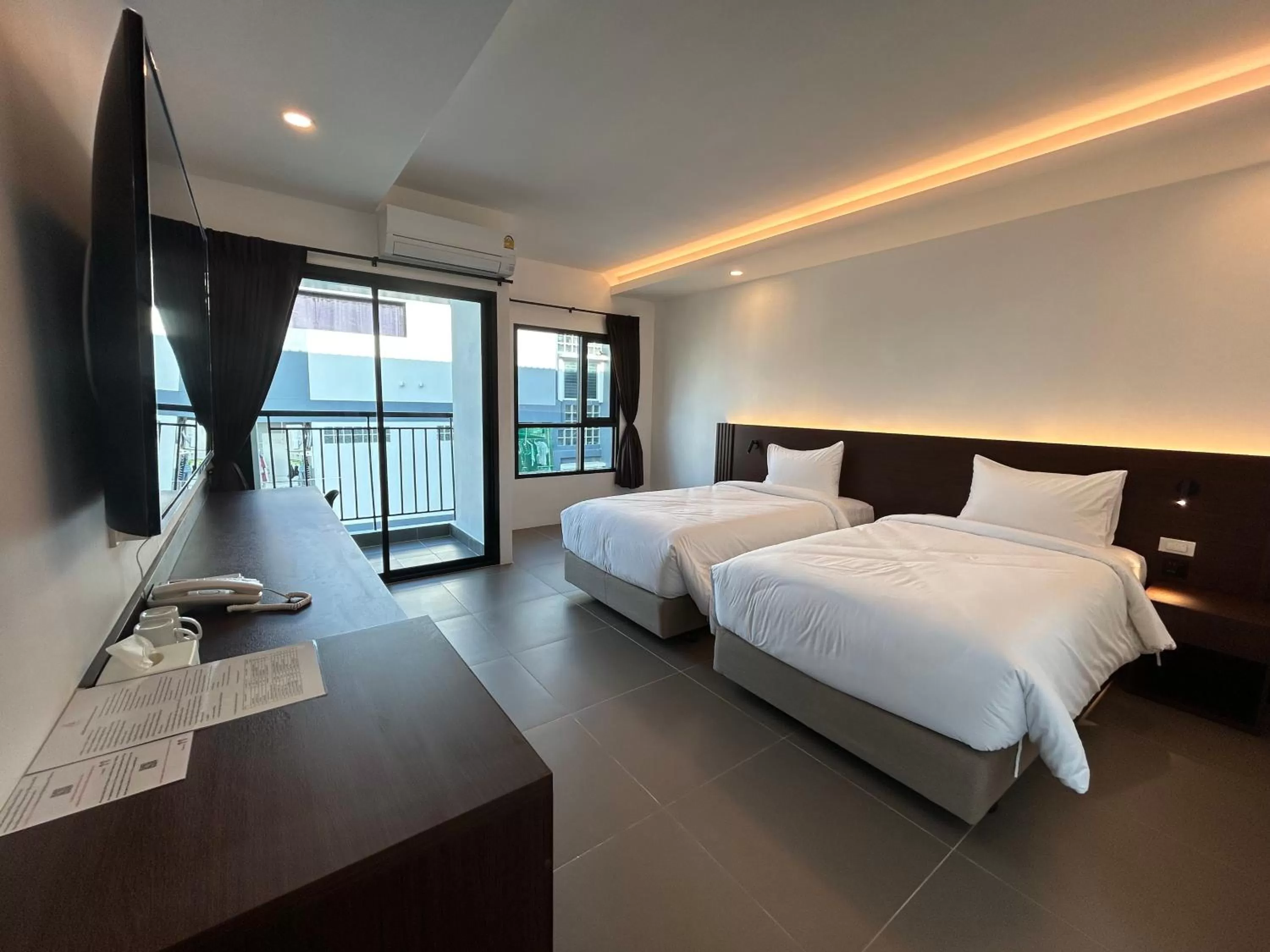 Superior Twin Room in GEEN Hotel Chonburi