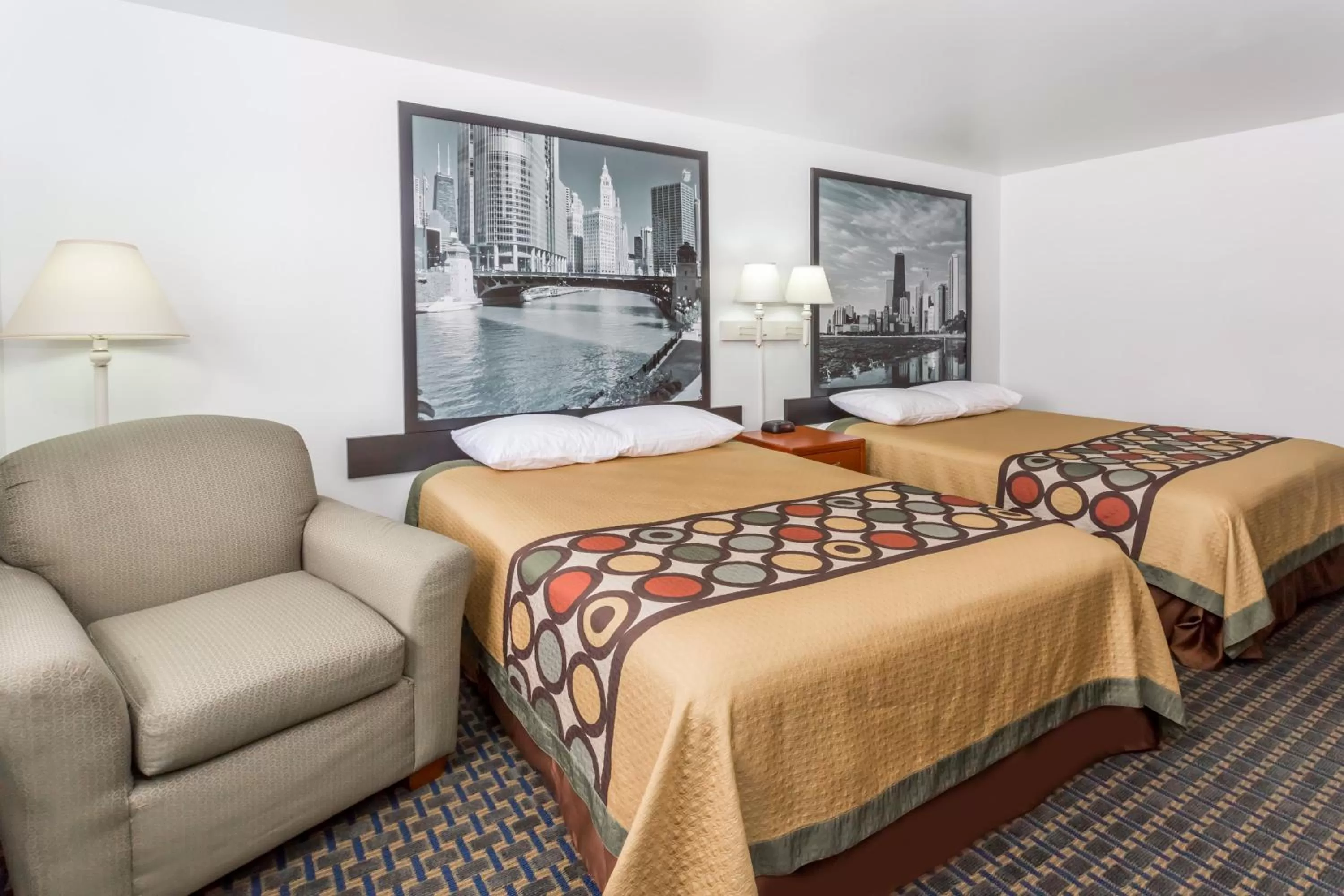 Queen Room with Two Queen Beds - Non-Smoking in Super 8 by Wyndham Rock Falls Sterling Area