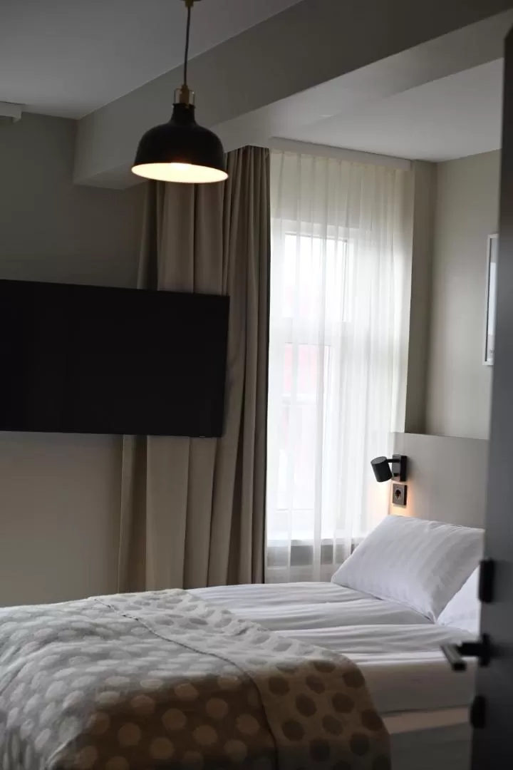 Small Double Room in Hotel Local 101