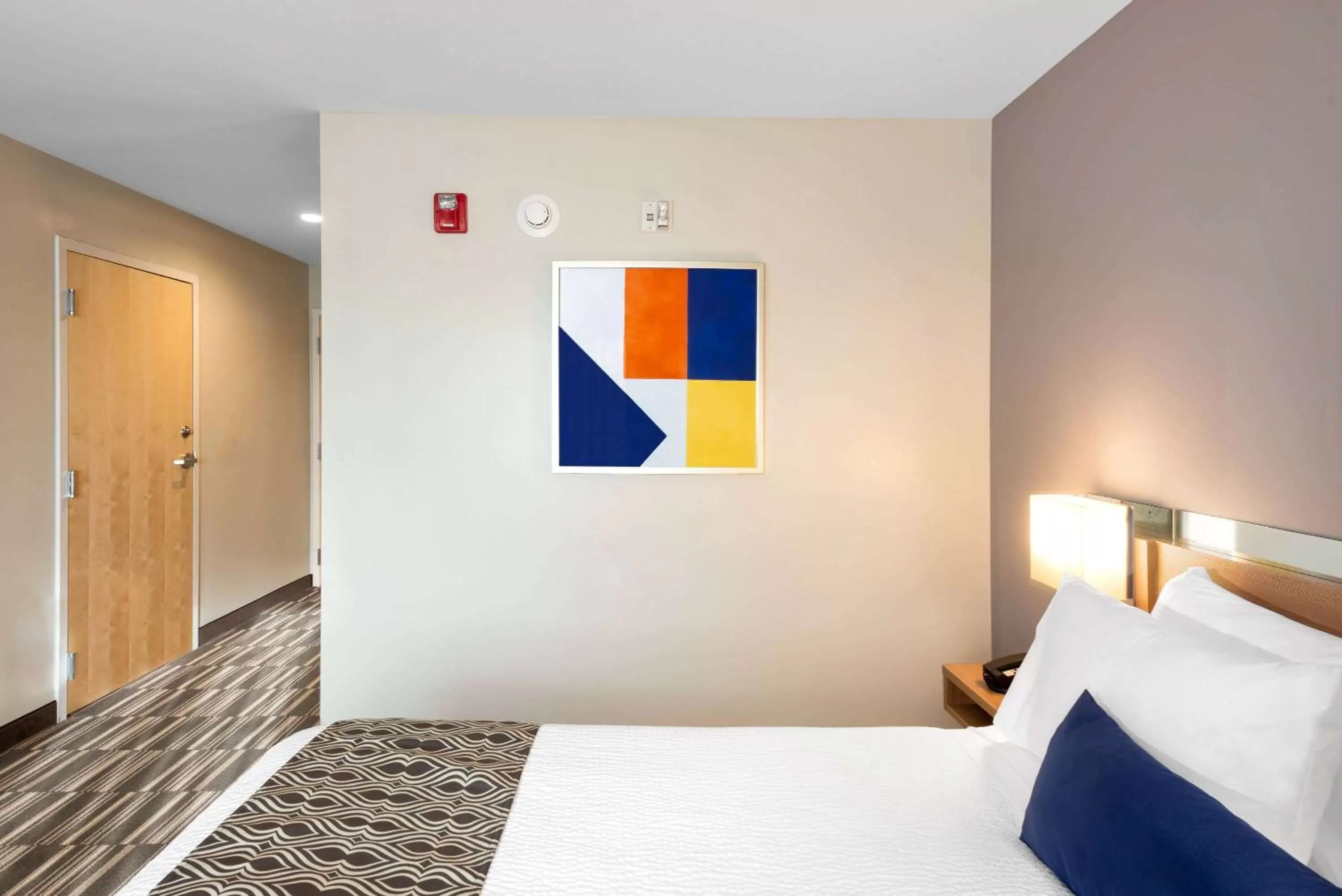 Queen Room with Hearing Impaired Access - Non-Smoking in Microtel Inn & Suites by Wyndham Farmington