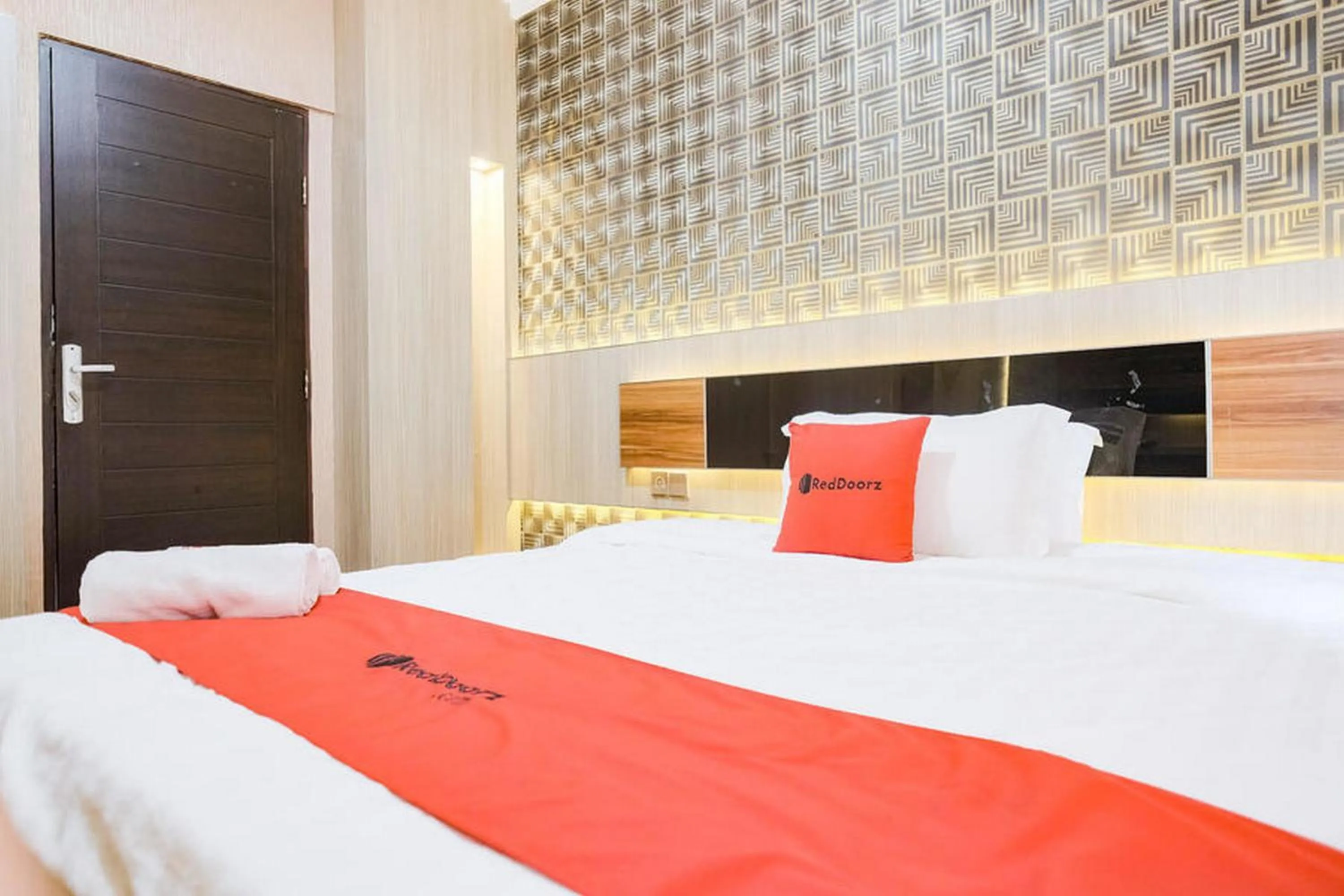 Double Room in RedDoorz Plus @ Simpang USU Medan