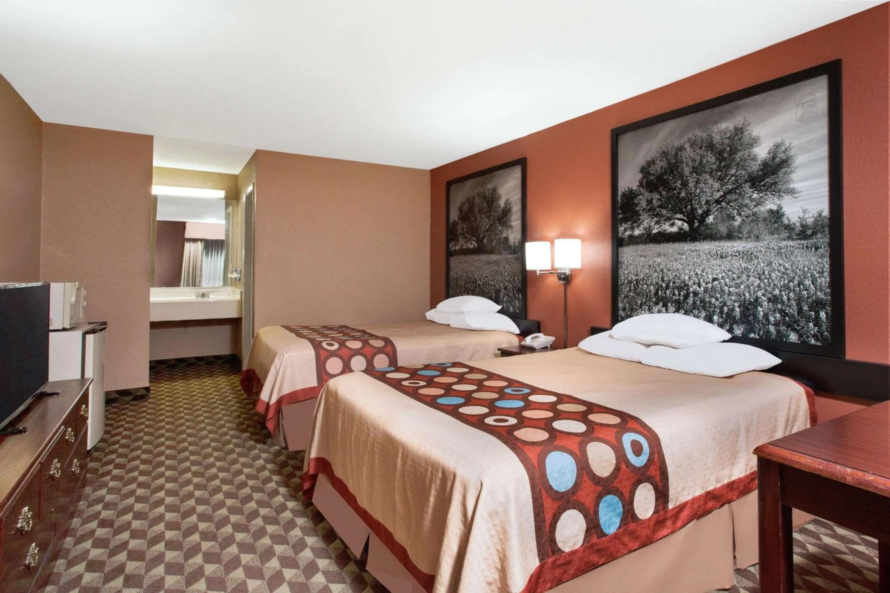 Queen Room with Two Queen Beds - Non-Smoking in Super 8 by Wyndham Bastrop TX