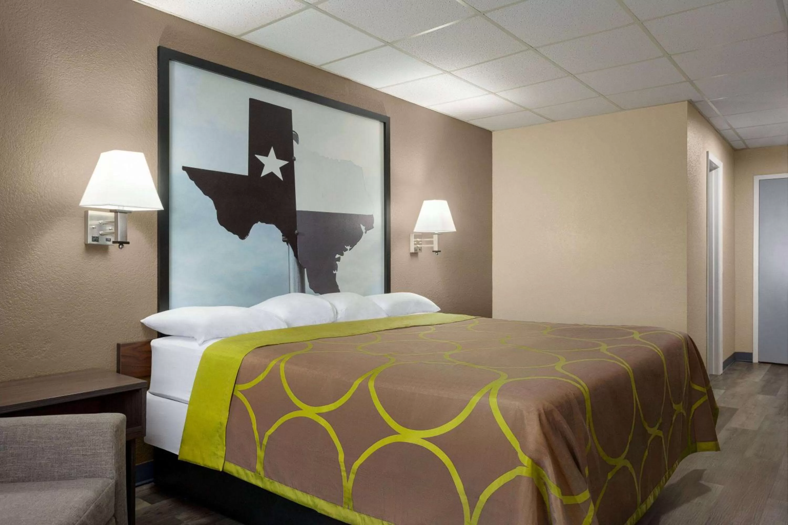 King Room - Mobility Access/Non-Smoking in Super 8 by Wyndham Gainesville TX