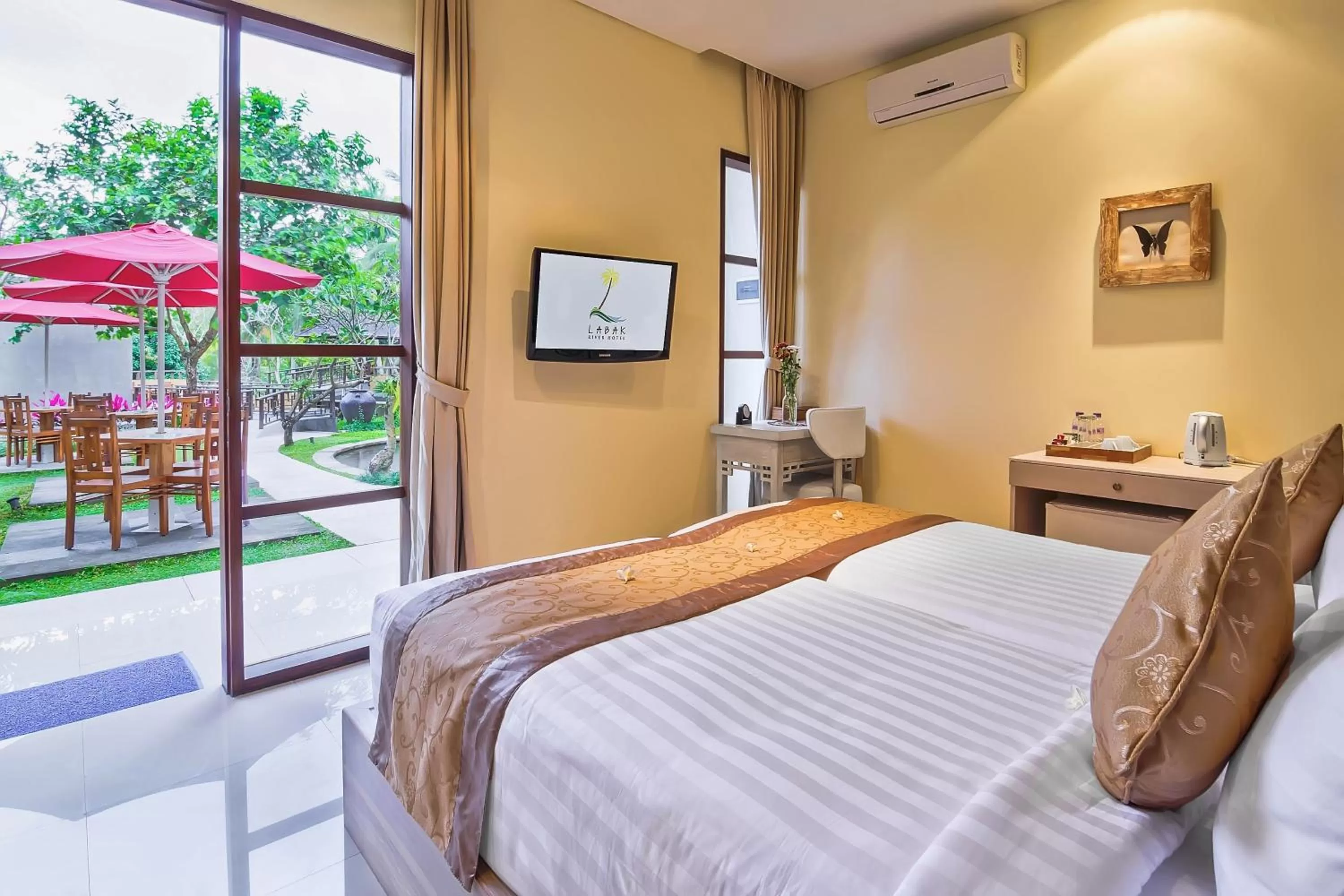 Shocking Deal at Superior Double Room with Garden View in Labak River Hotel by EPS