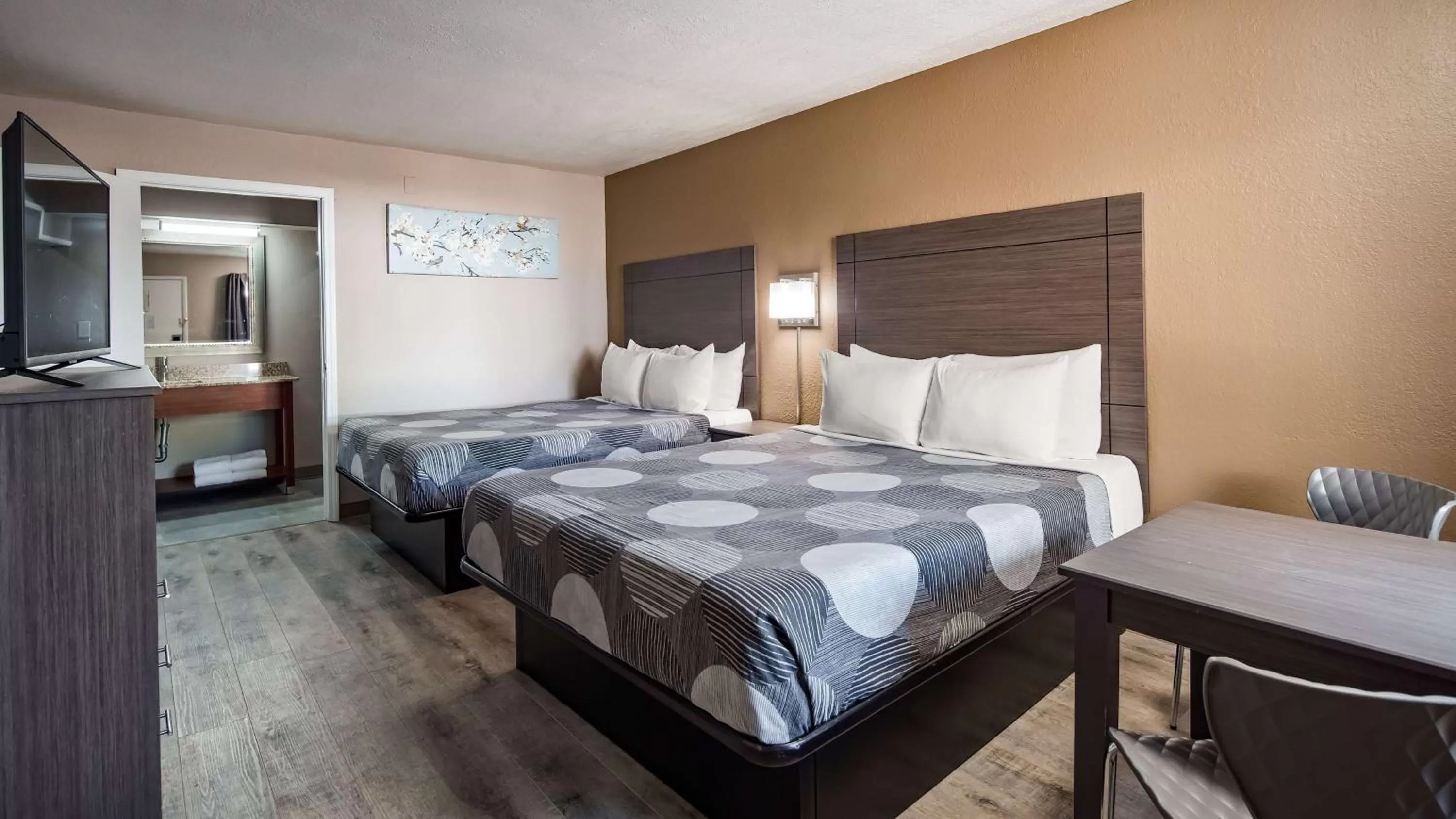 Queen Room with Two Queen Beds in SureStay Hotel By Best Western Olathe