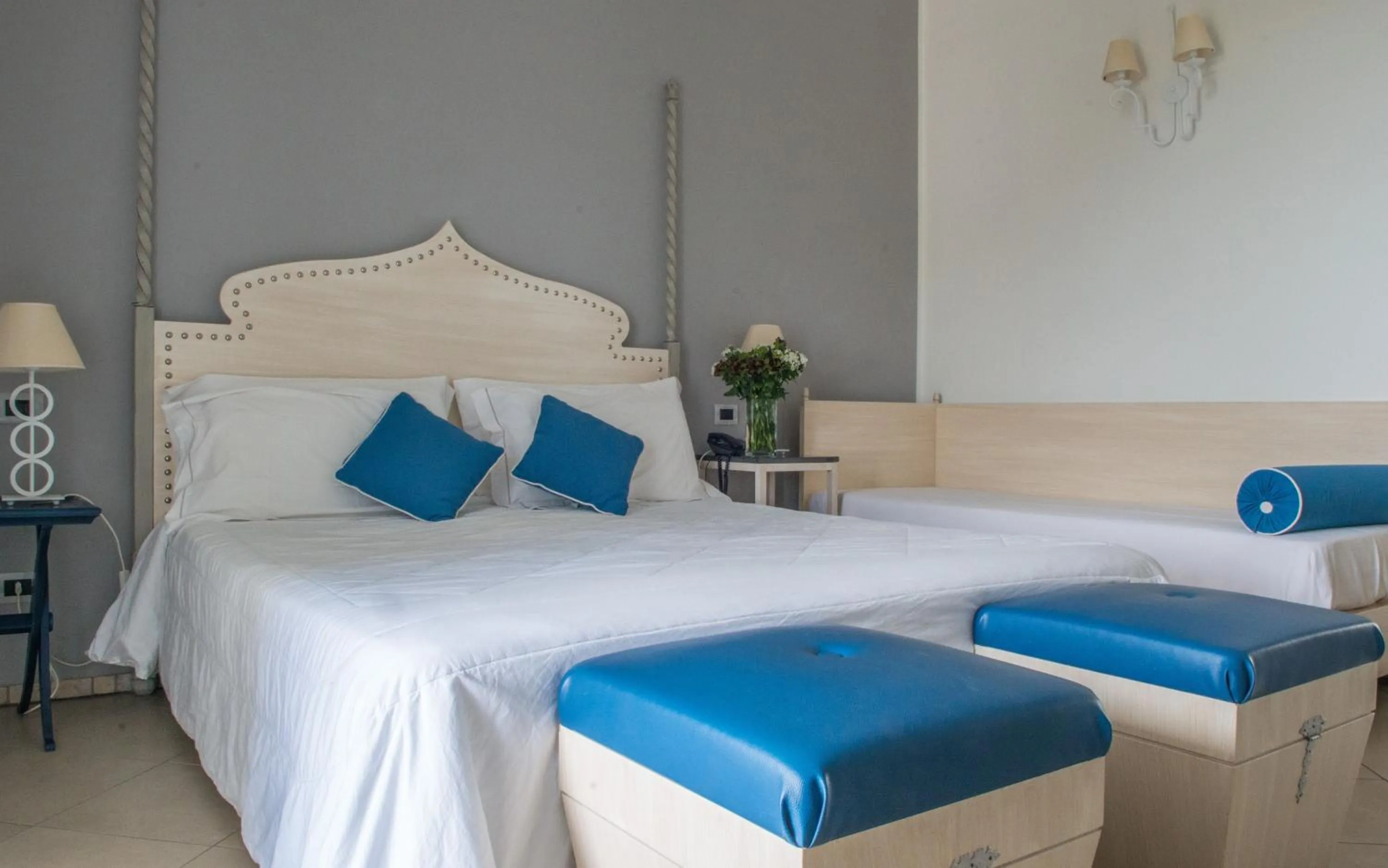 Comfort Double Room with Partial Sea View in Hotel Mea - Aeolian Charme