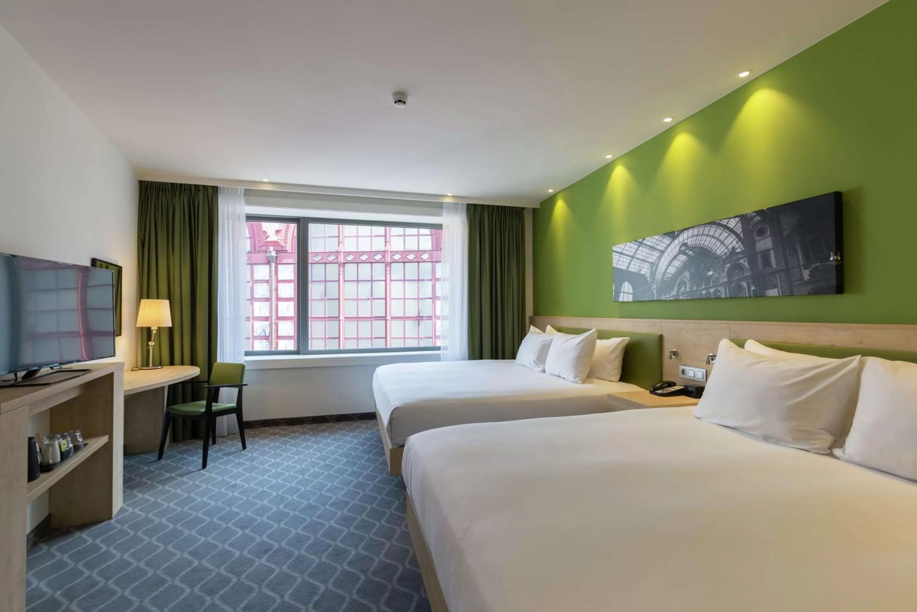 Family Room with Two King Beds in Hampton By Hilton Antwerp Central Station