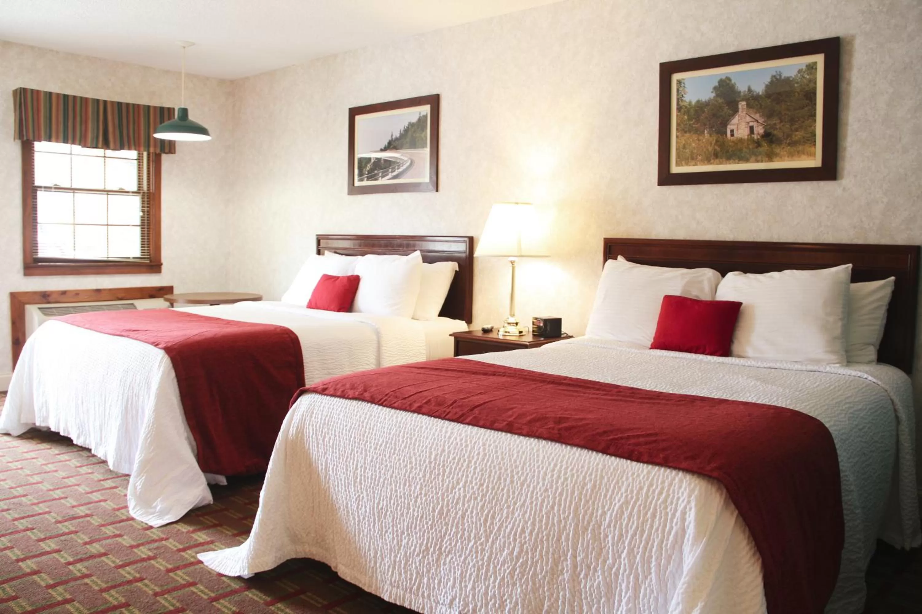 Deluxe Queen Room with Two Queen Beds in The Pineola